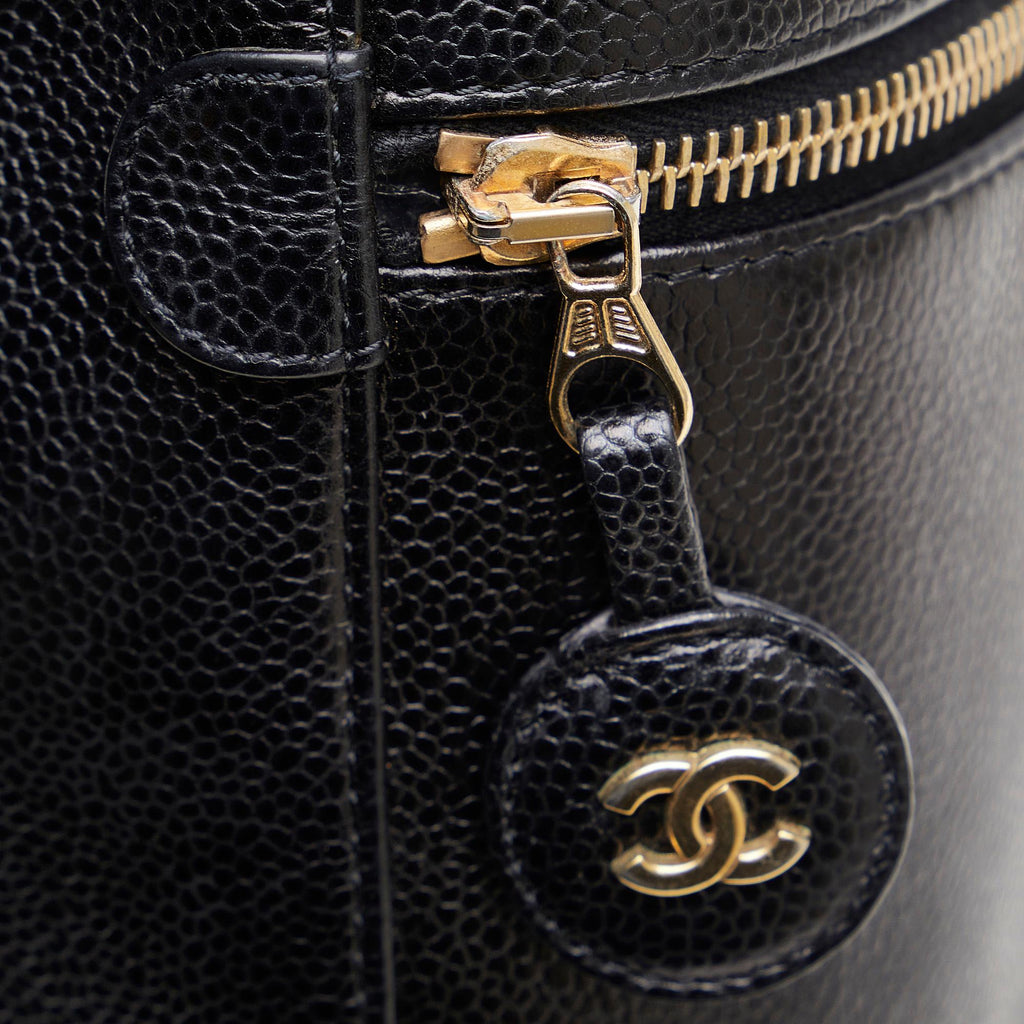 Chanel CC Caviar Vanity Bag (SHG-AJmYeq)