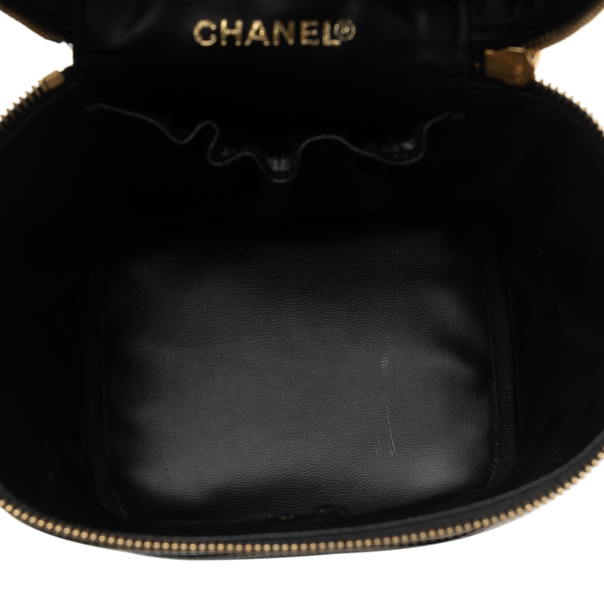 Chanel CC Caviar Vanity Bag (SHG-hX3zWT)