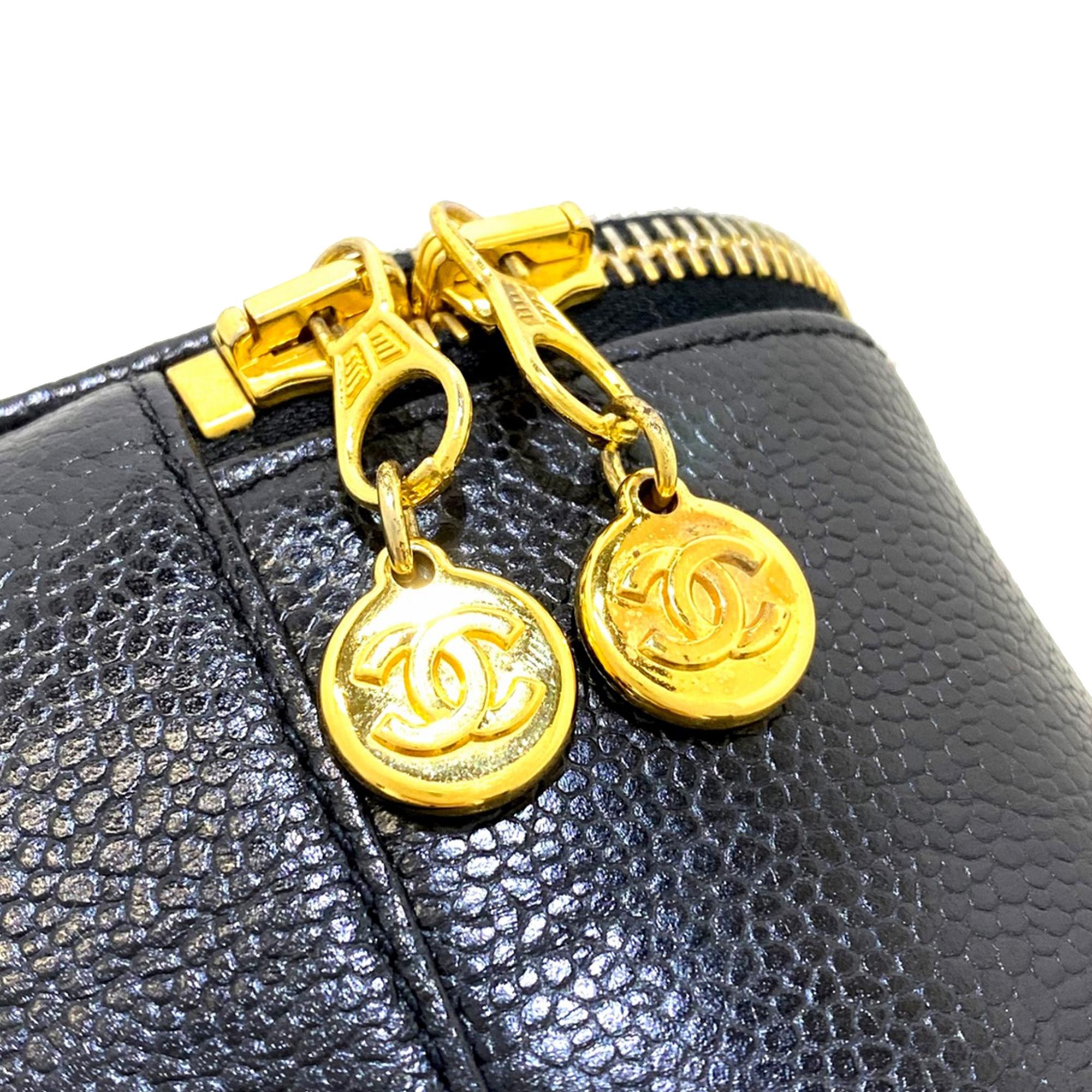 Chanel CC Caviar Vanity Case (SHG-Mv2oPi)