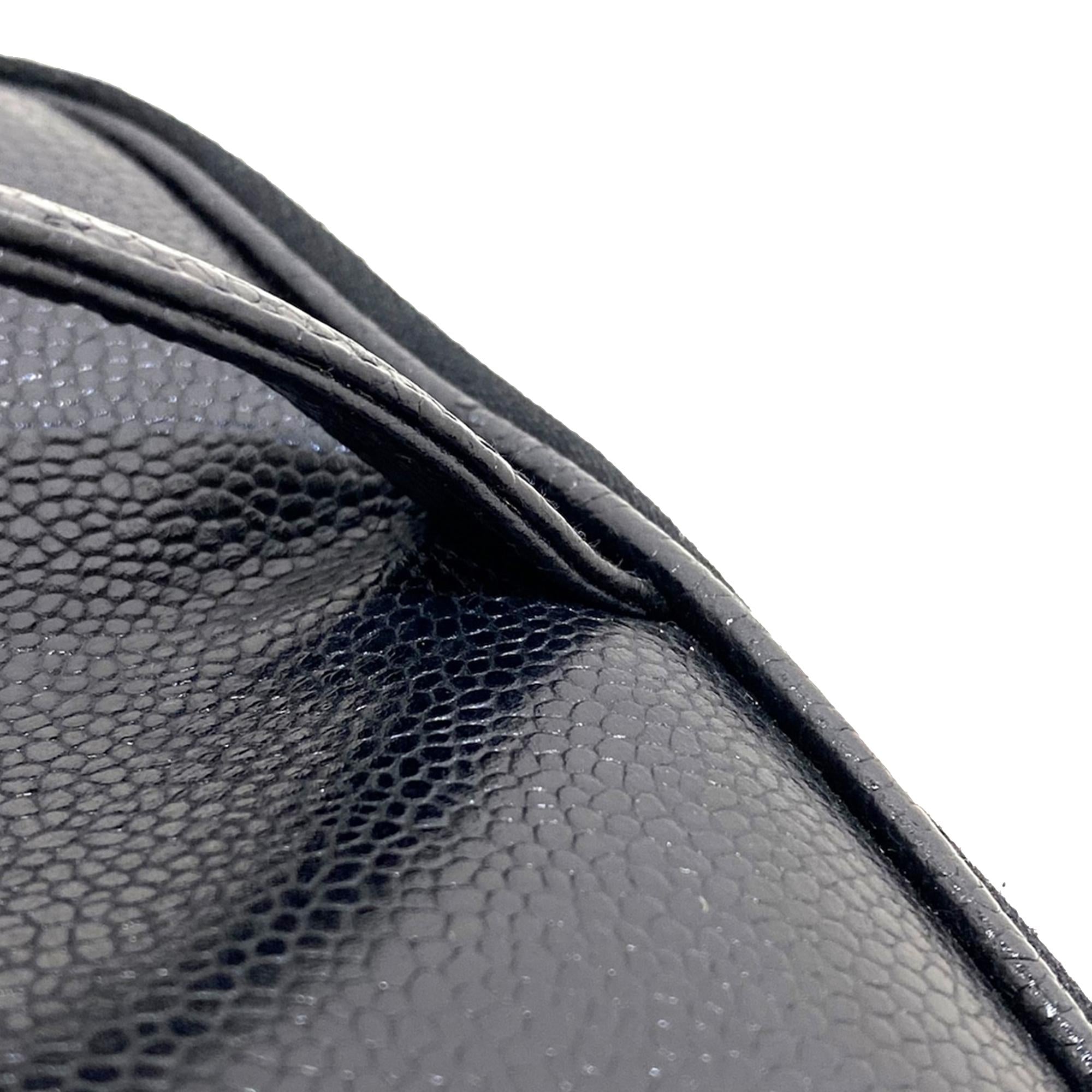 Chanel CC Caviar Vanity Case (SHG-Mv2oPi)