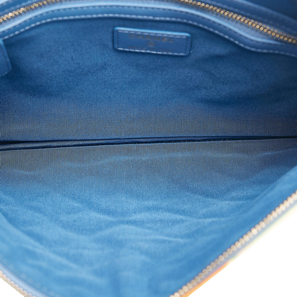 Chanel CC Charm O Case Clutch (SHG-37D5dv)