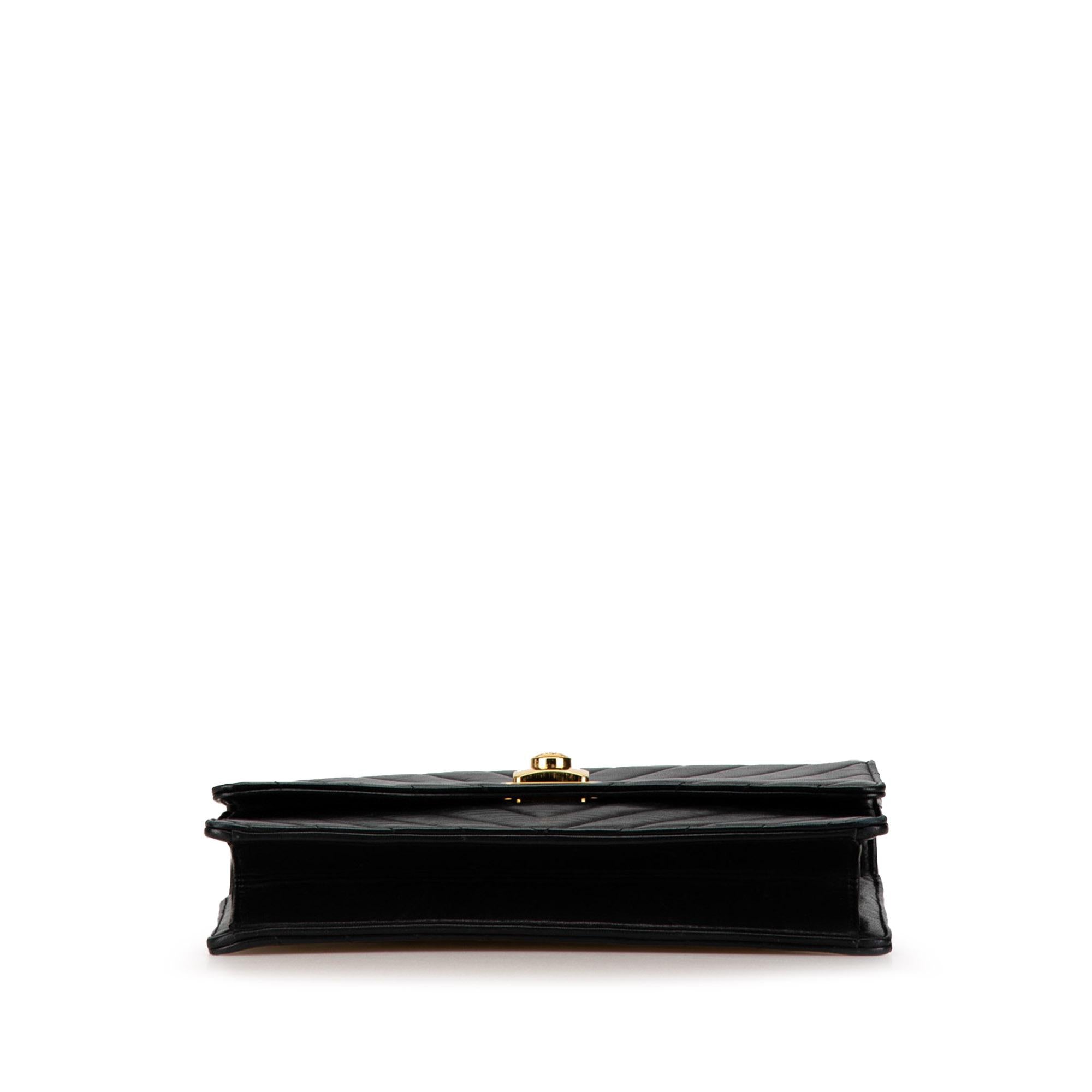 Chanel CC Chevron Lambskin Crossbody (SHG-N7XQs1)