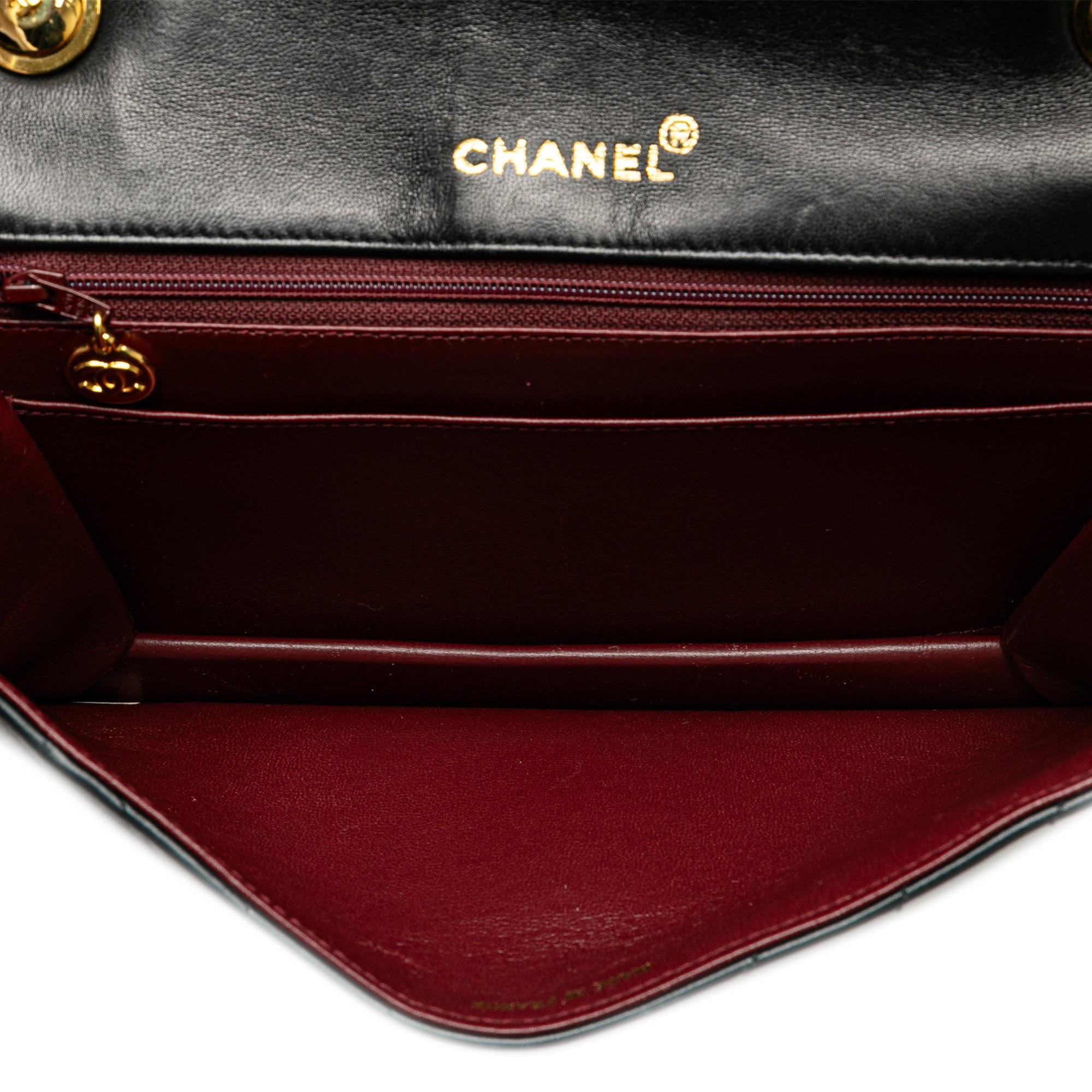 Chanel CC Chevron Lambskin Crossbody (SHG-N7XQs1)