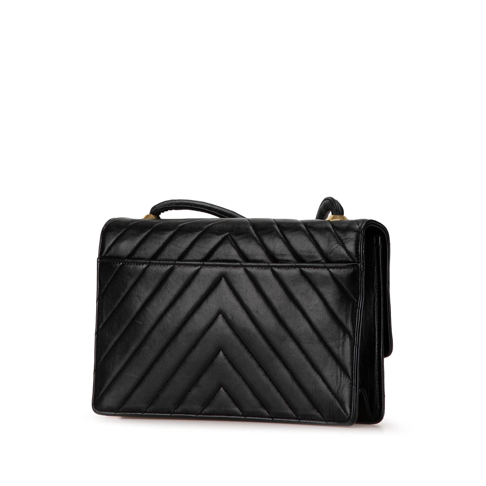 Chanel CC Chevron Lambskin Crossbody (SHG-N7XQs1)