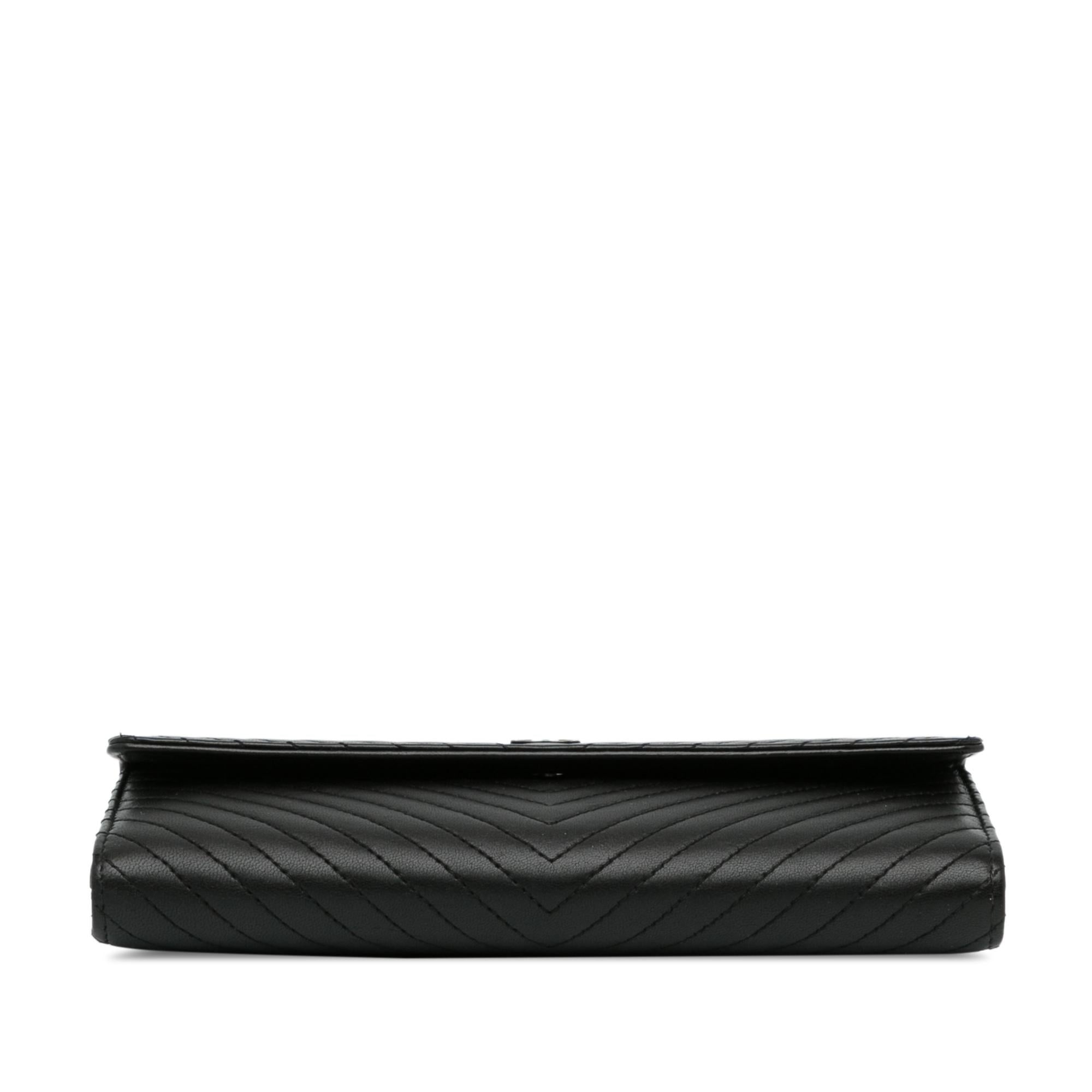 Chanel CC Chevron Lambskin Long Wallet (SHG-GJrUFh)