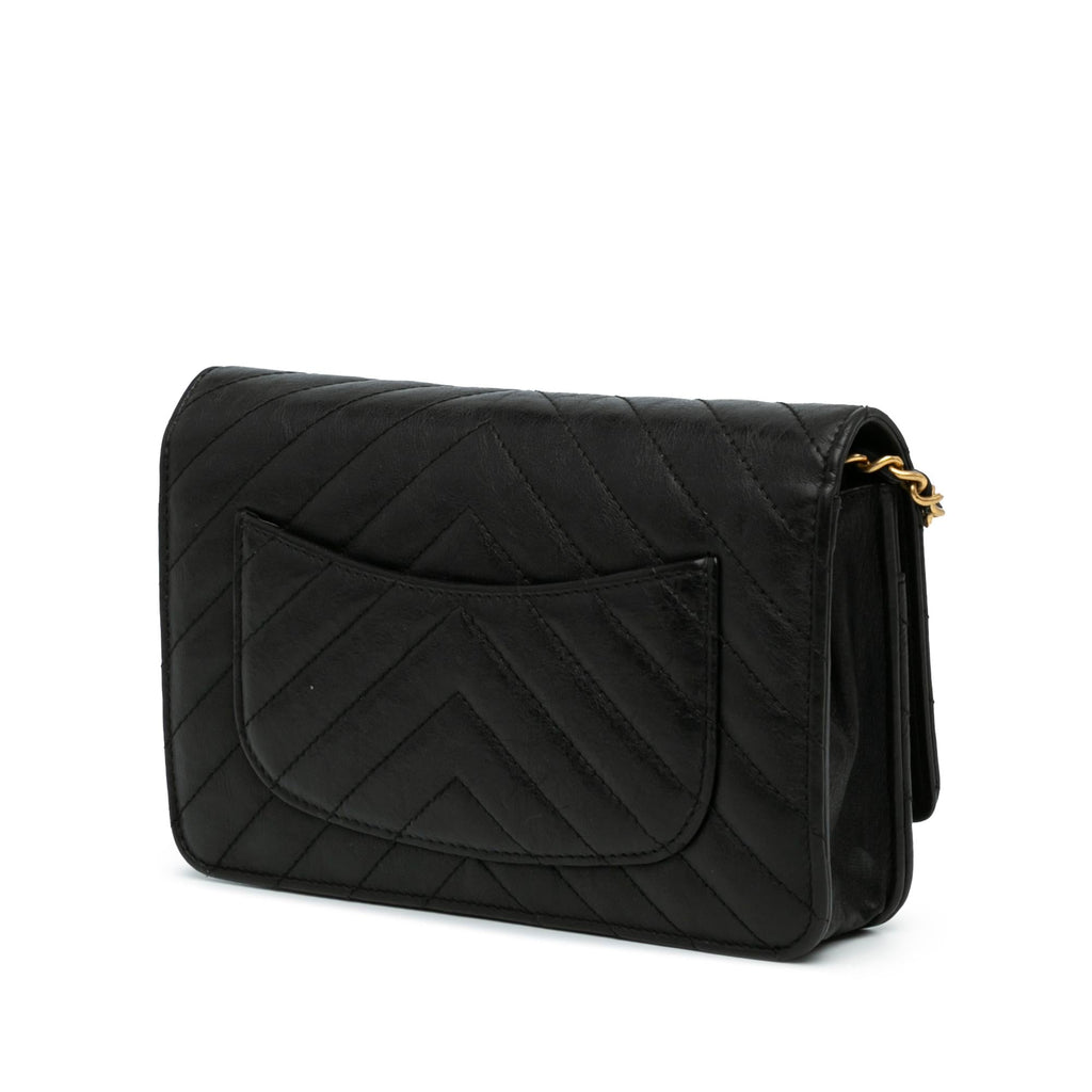 Chanel CC Chevron Lambskin Wallet On Chain (SHG-68tvq5)