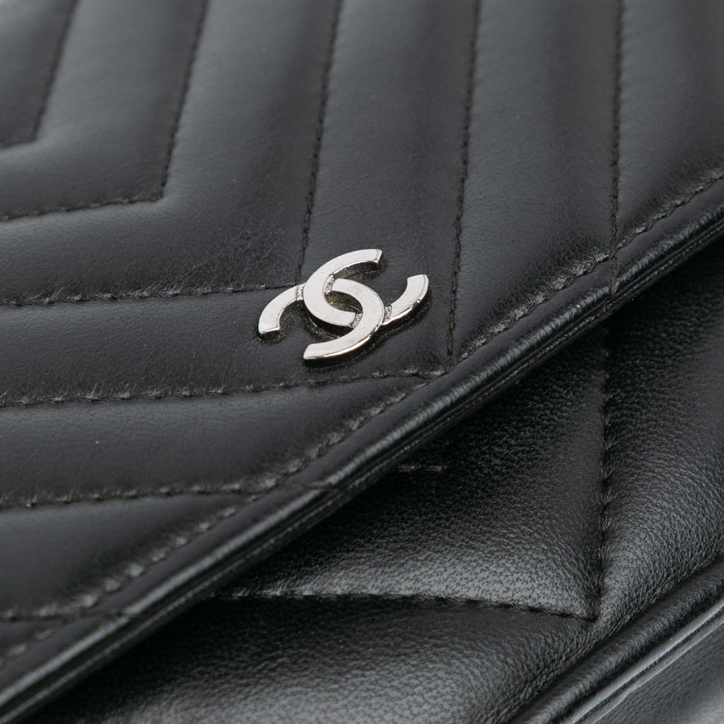 Chanel CC Chevron Lambskin Wallet On Chain