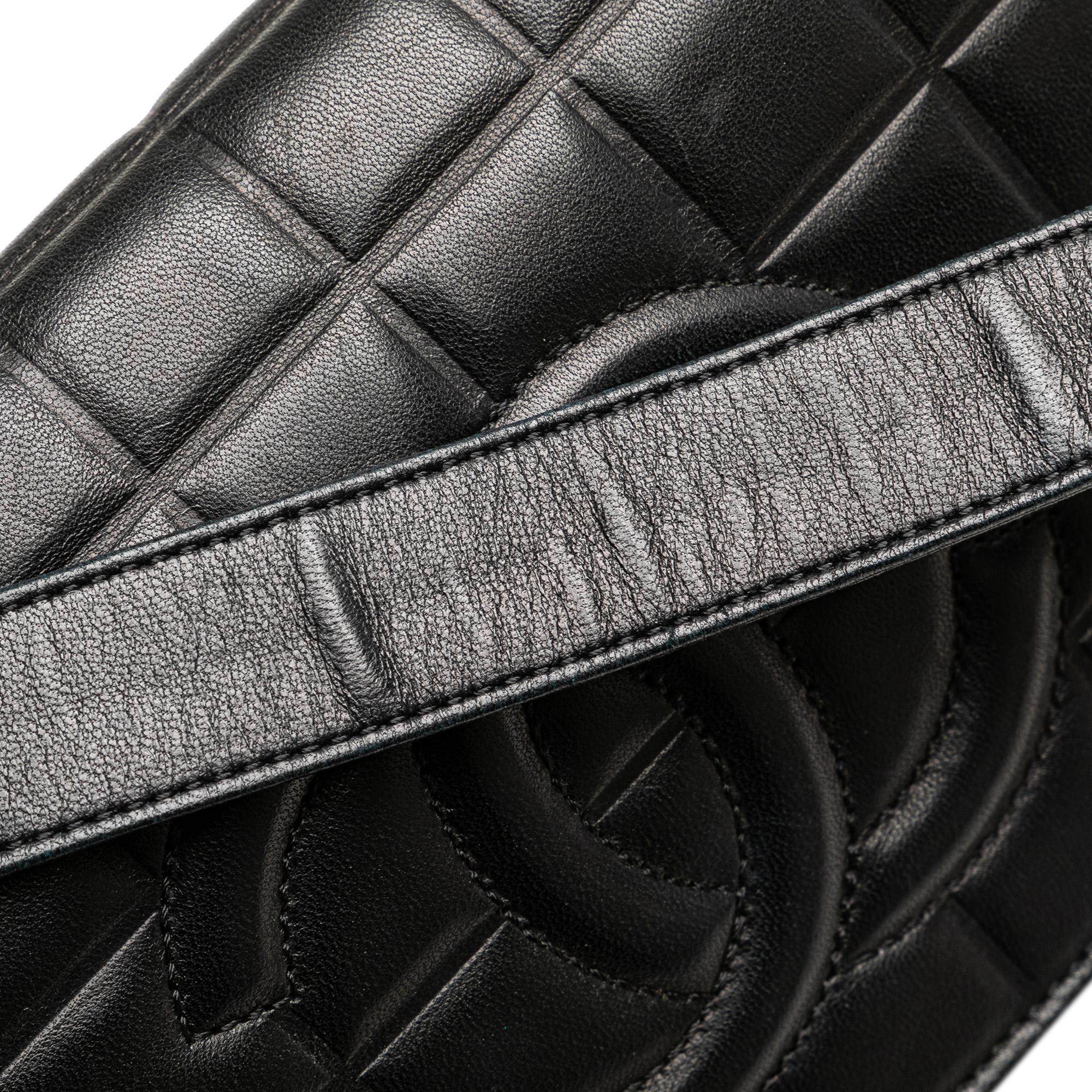 Chanel CC Chocolate Bar Lambskin Flap (SHG-aZpShH)