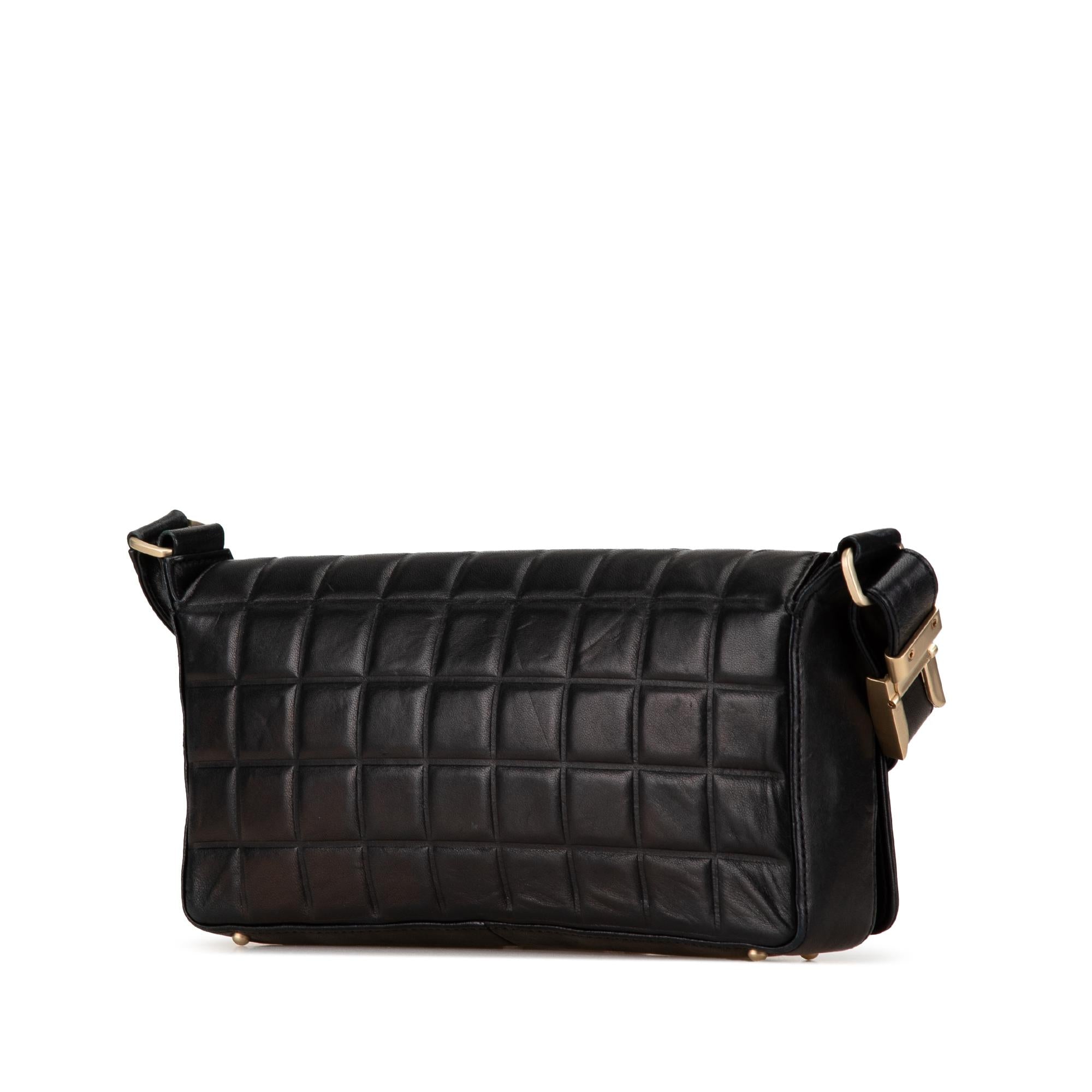 Chanel CC Chocolate Bar Lambskin Flap (SHG-aZpShH)