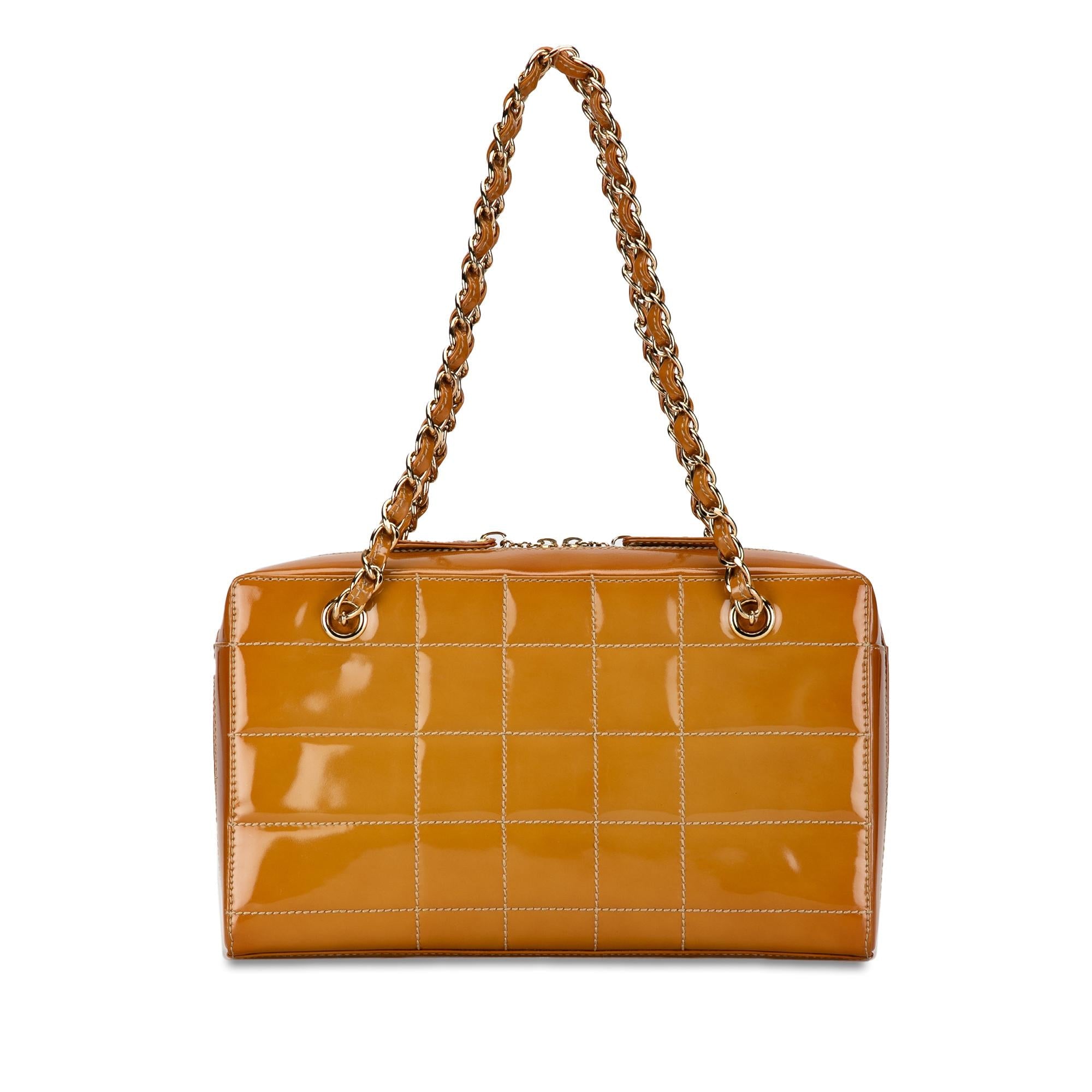 Chanel CC Chocolate Bar Patent Shoulder Bag (SHG-tneQSq)