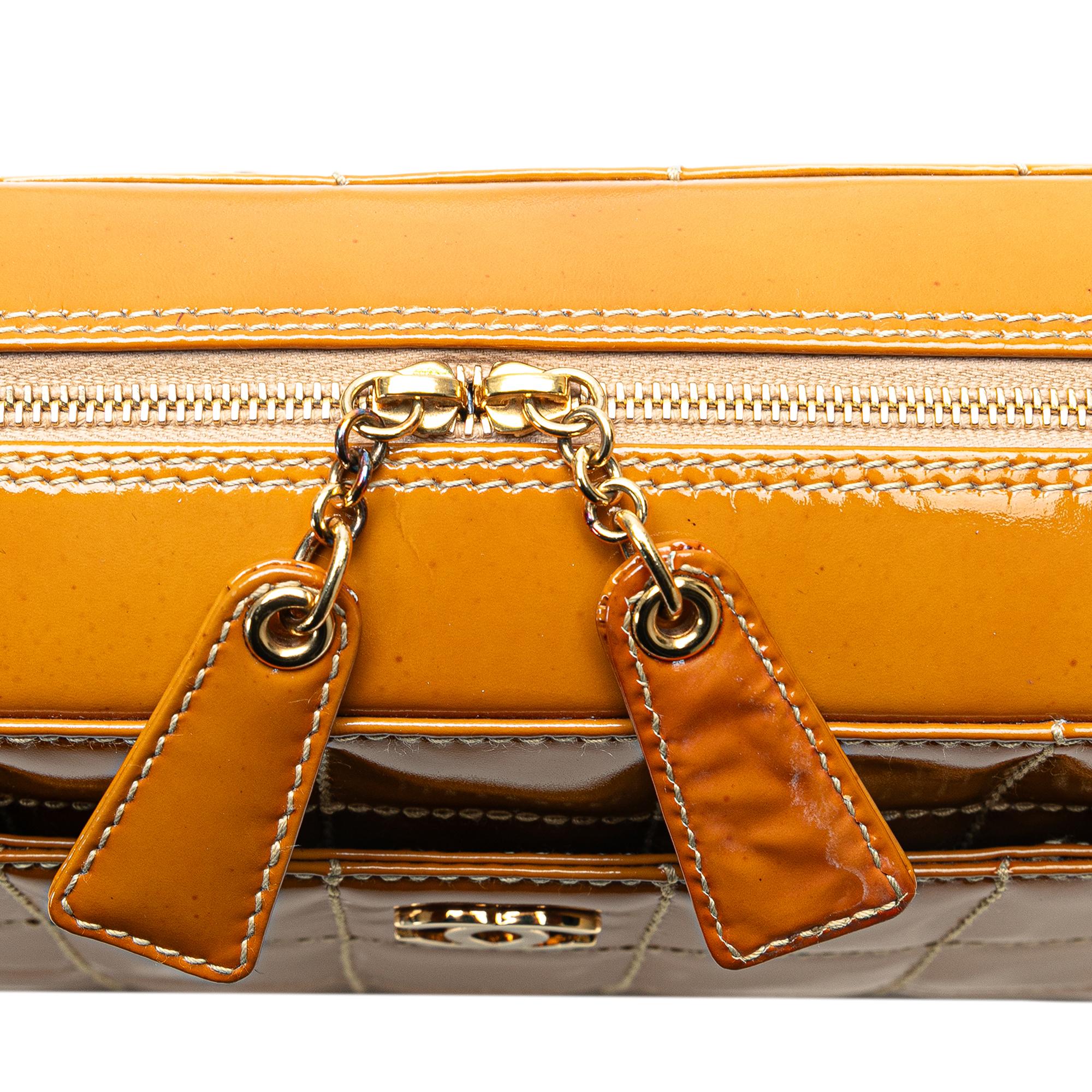 Chanel CC Chocolate Bar Patent Shoulder Bag (SHG-tneQSq)