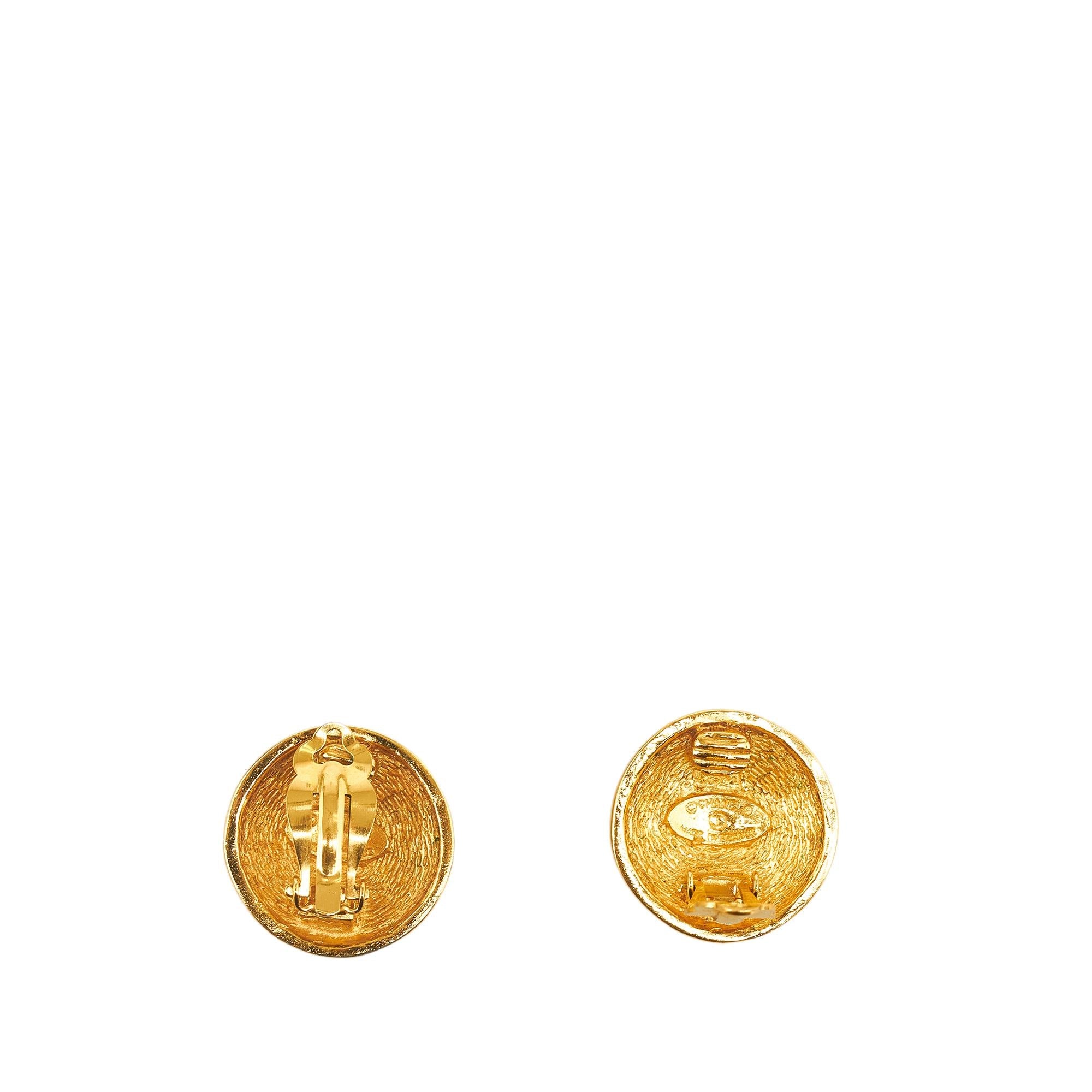 Chanel CC Clip On Earrings (SHG-7AUyXr)