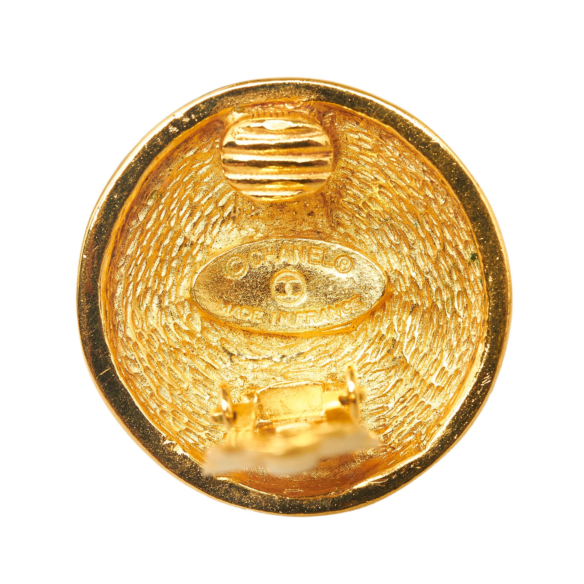 Chanel CC Clip On Earrings (SHG-7AUyXr)