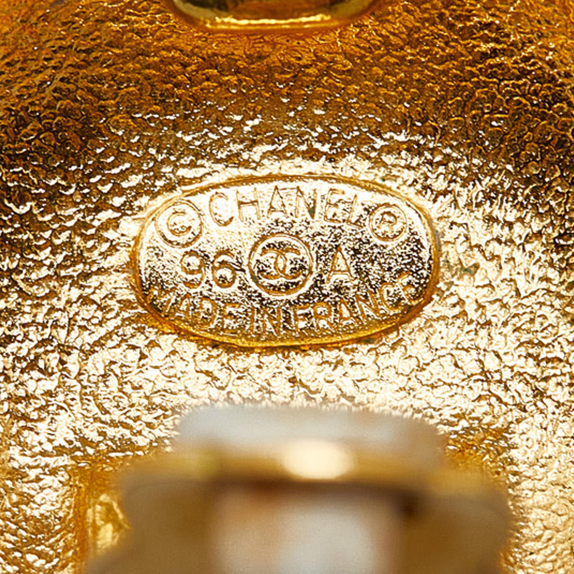 Chanel CC Clip On Earrings (SHG-AP7MaK)