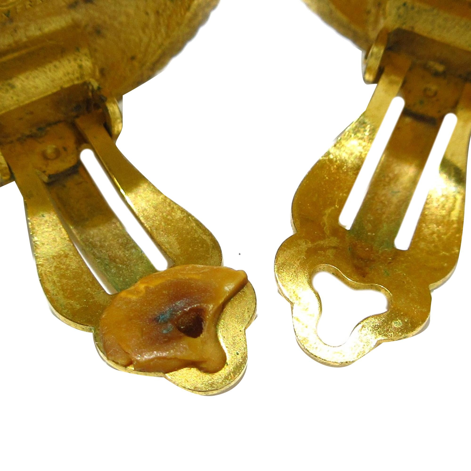 Chanel CC Clip On Earrings (SHG-CiOKzo)