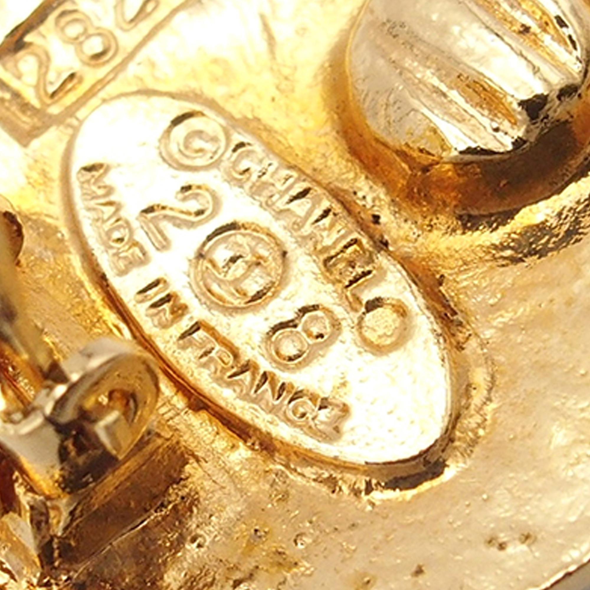 Chanel CC Clip On Earrings (SHG-Sgz1kE)