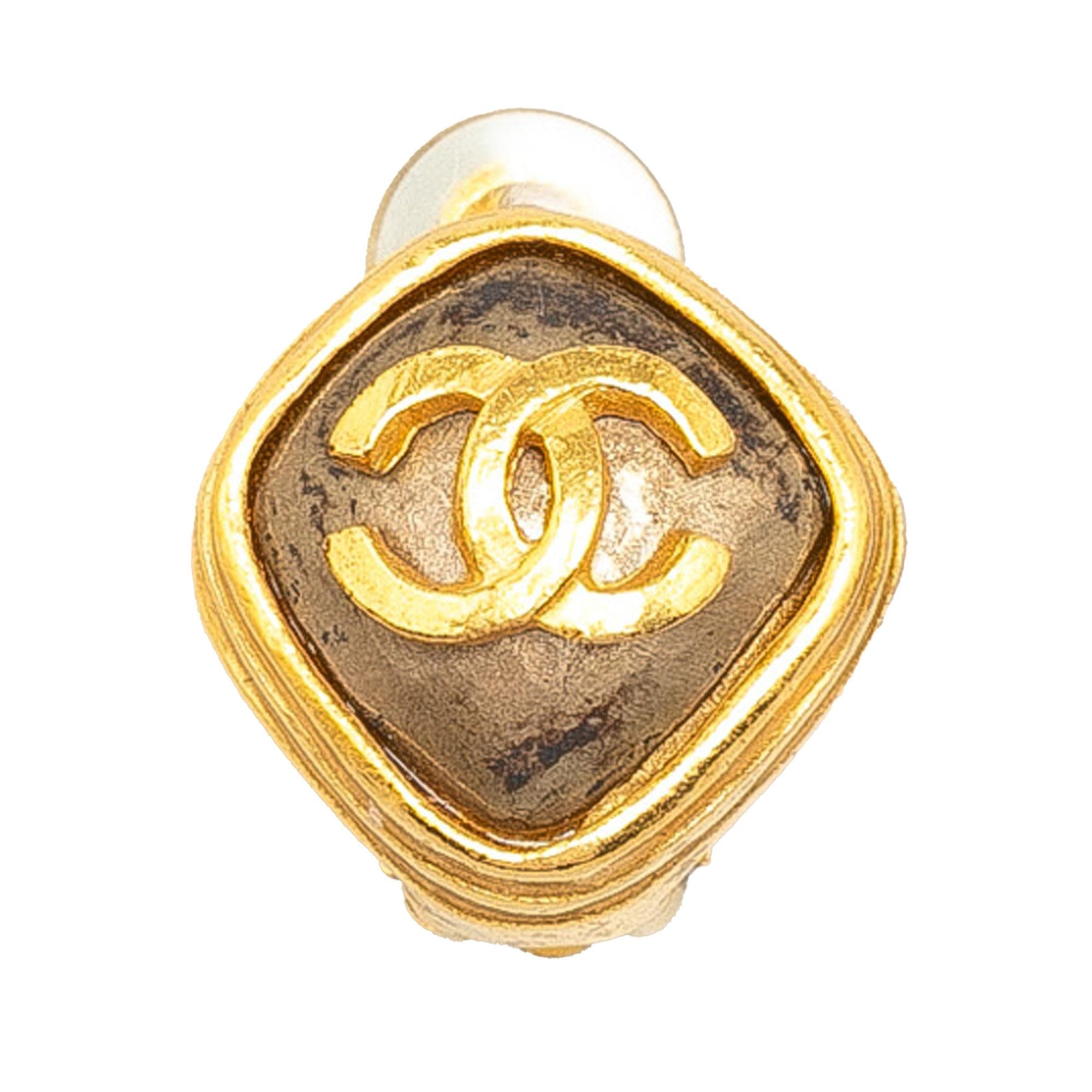 Chanel CC Clip on Earrings (SHG-hdr3nZ)
