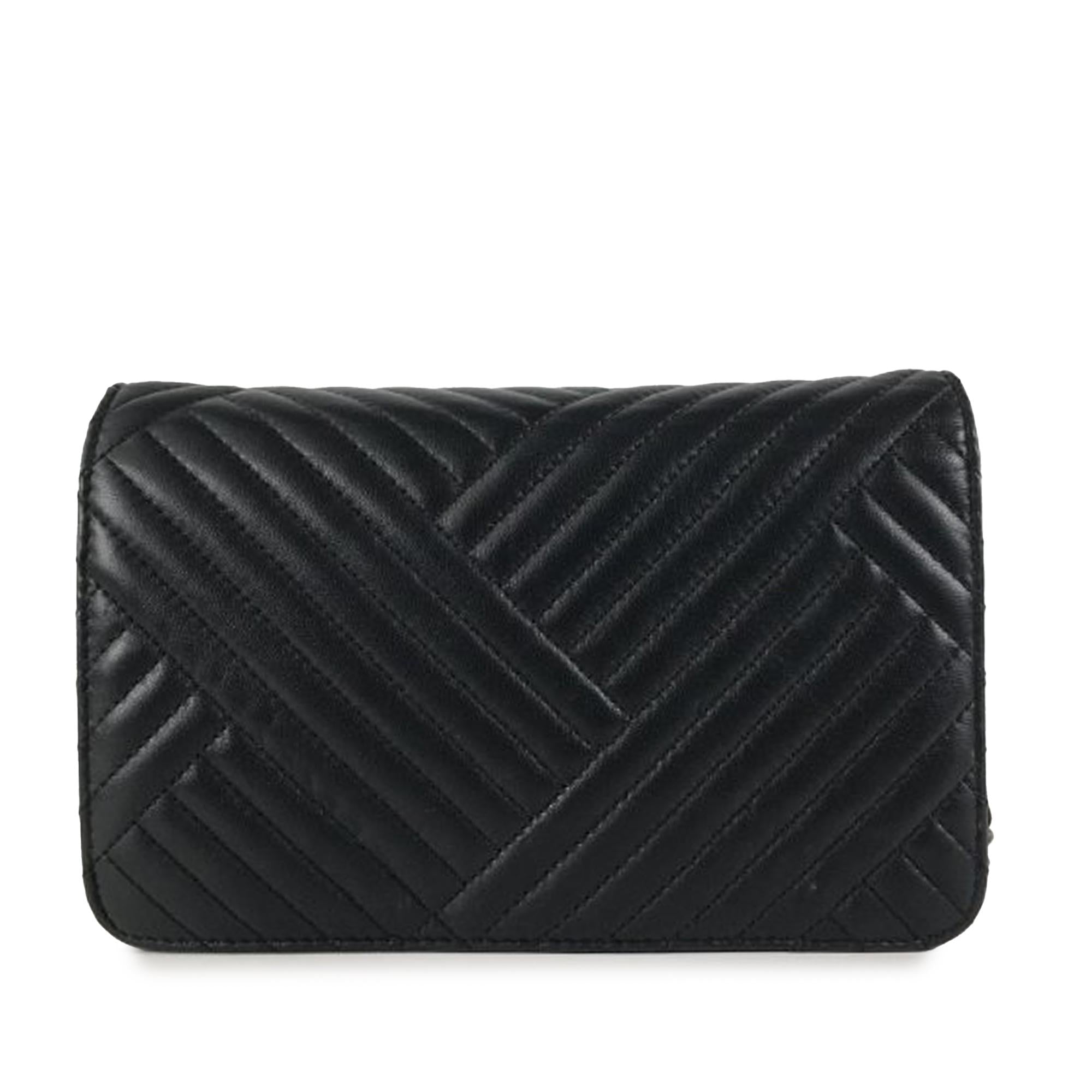 Chanel CC Crossing Wallet on Chain (SHG-PFbWdZ)