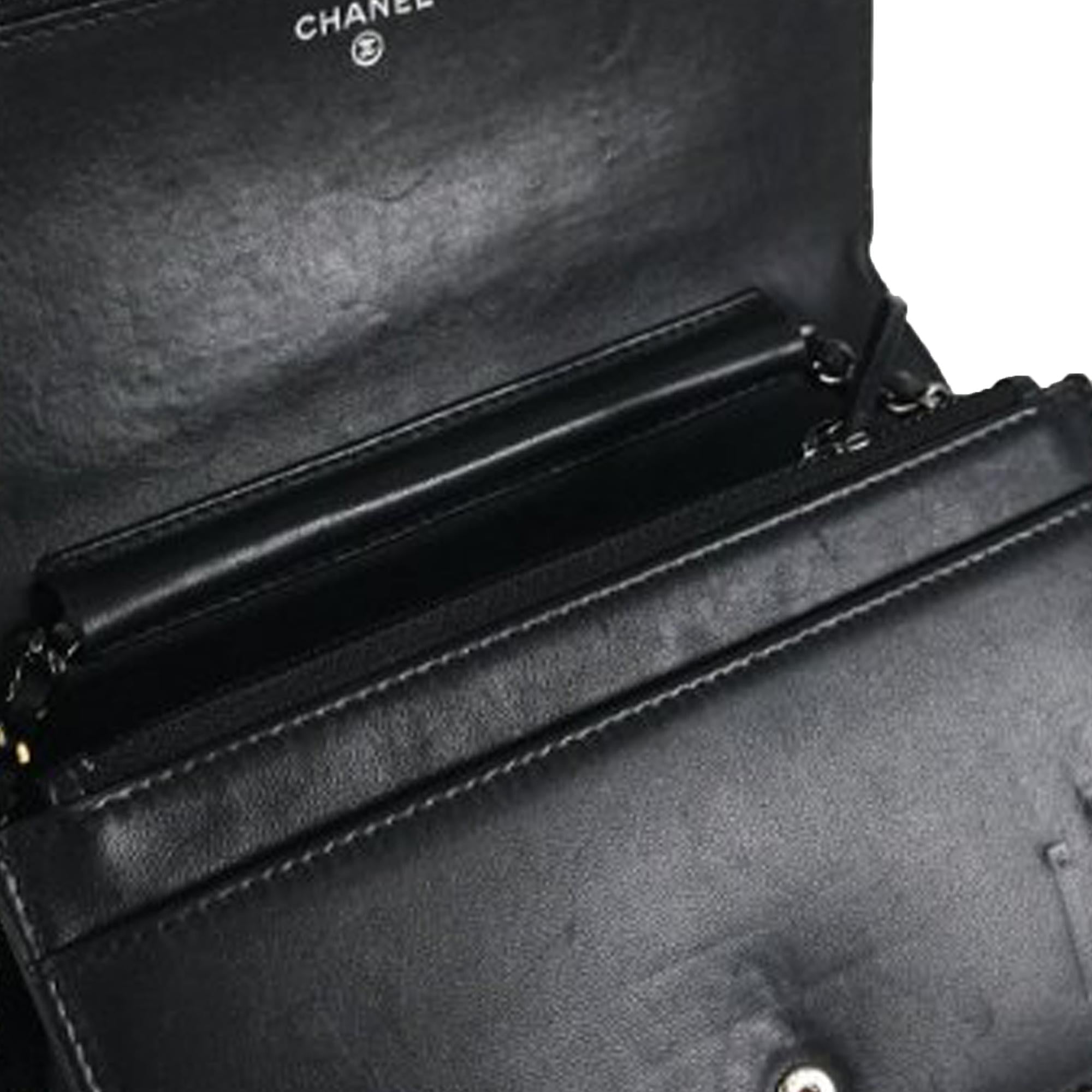 Chanel CC Crossing Wallet on Chain (SHG-PFbWdZ)