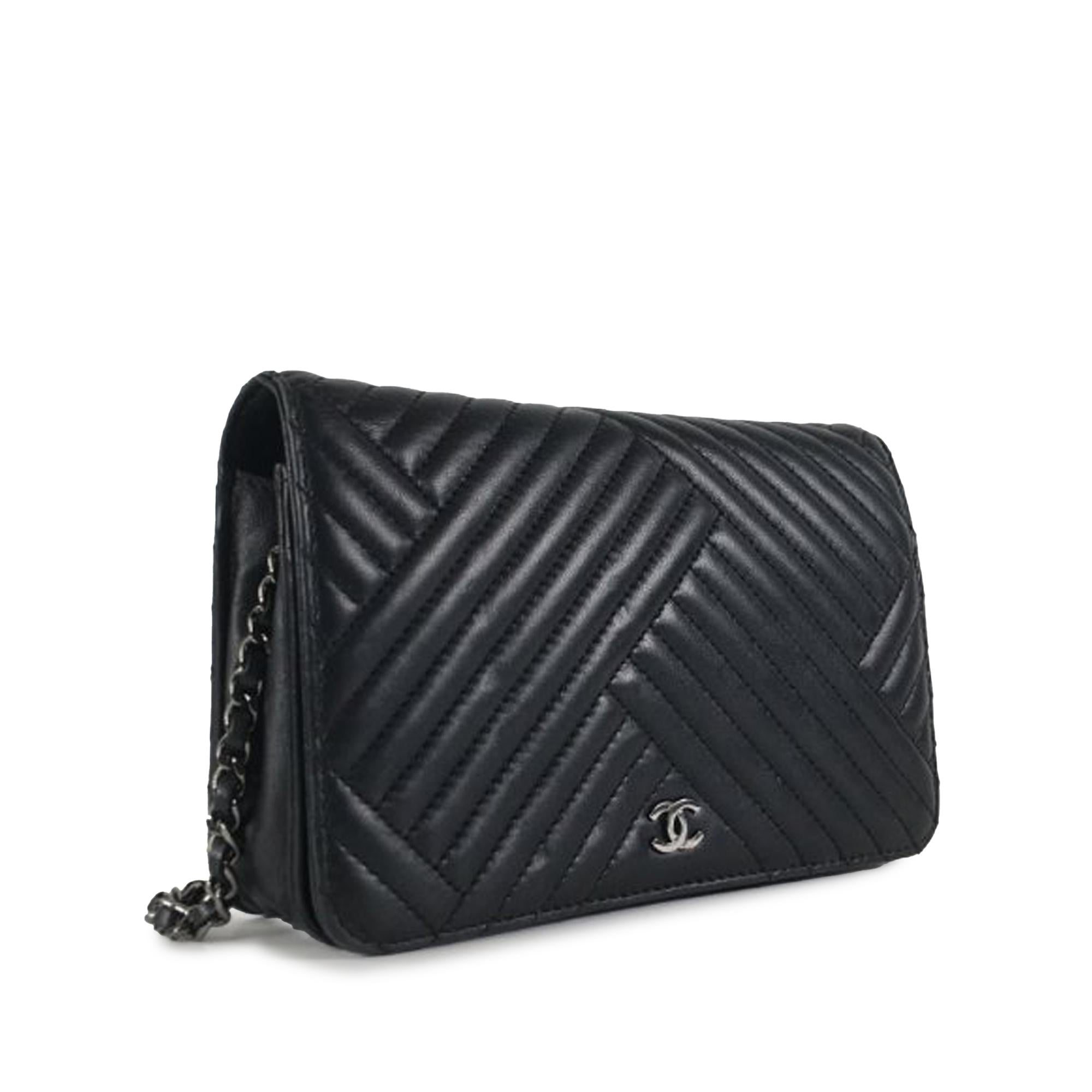 Chanel CC Crossing Wallet on Chain (SHG-PFbWdZ)
