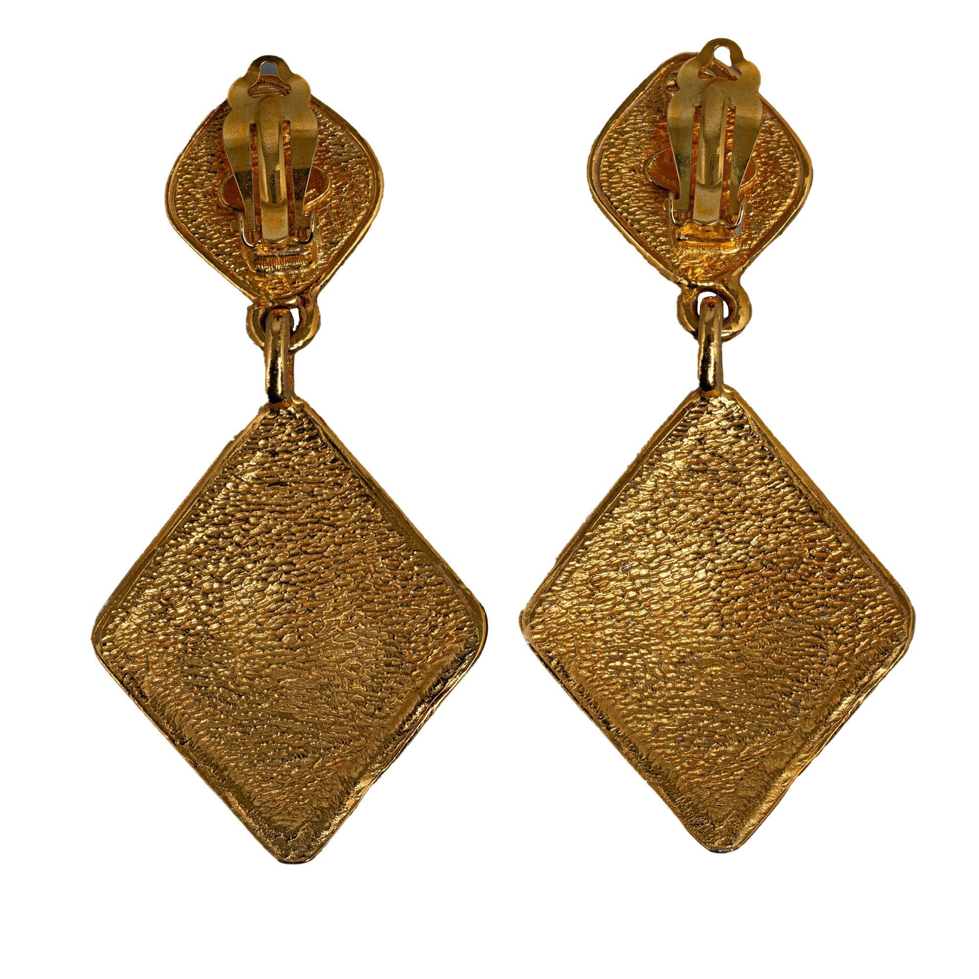 Chanel CC Dangling Clip-On Earrings (SHG-yA68qy)
