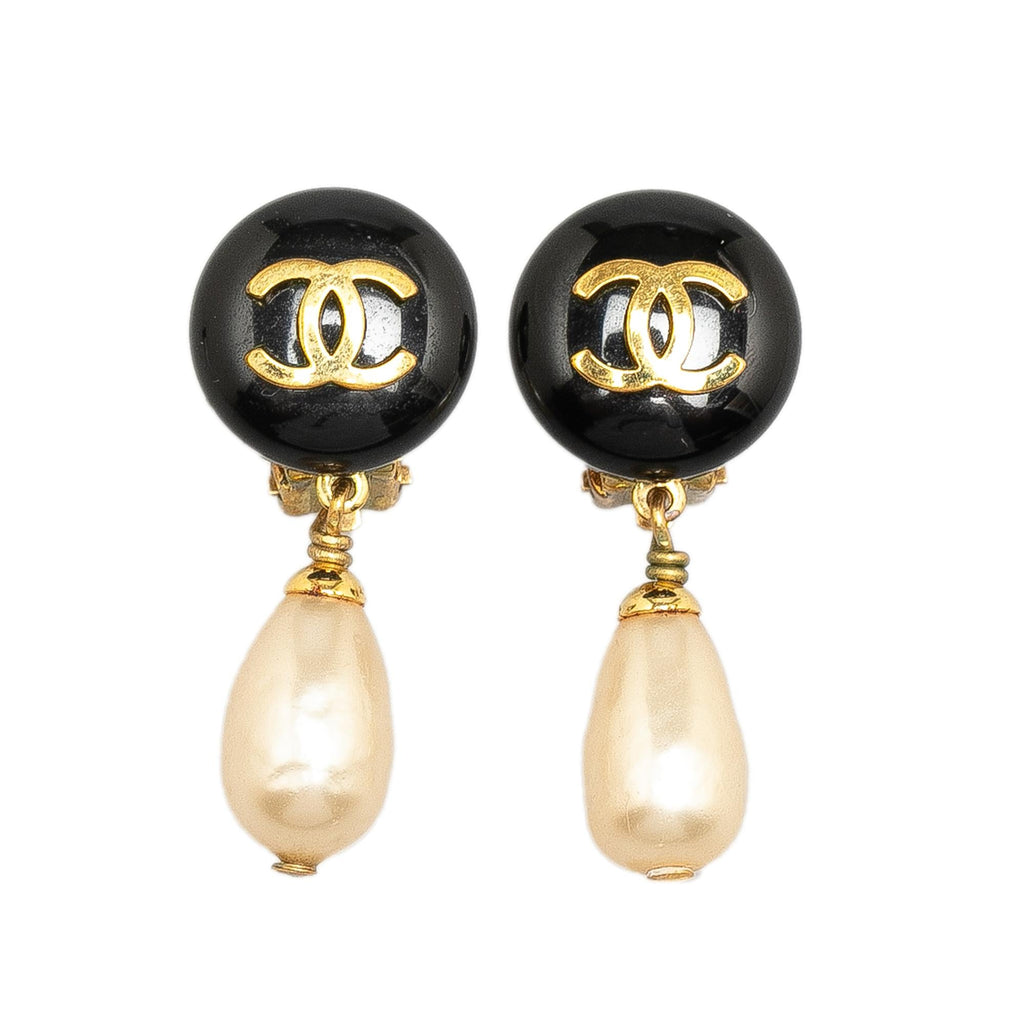 Chanel CC Dangling Faux Pearl Clip on Earrings (SHG-xVB7Y6)