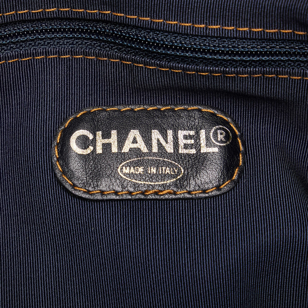 Chanel CC Denim Tote Bag (SHG-PRLc17)