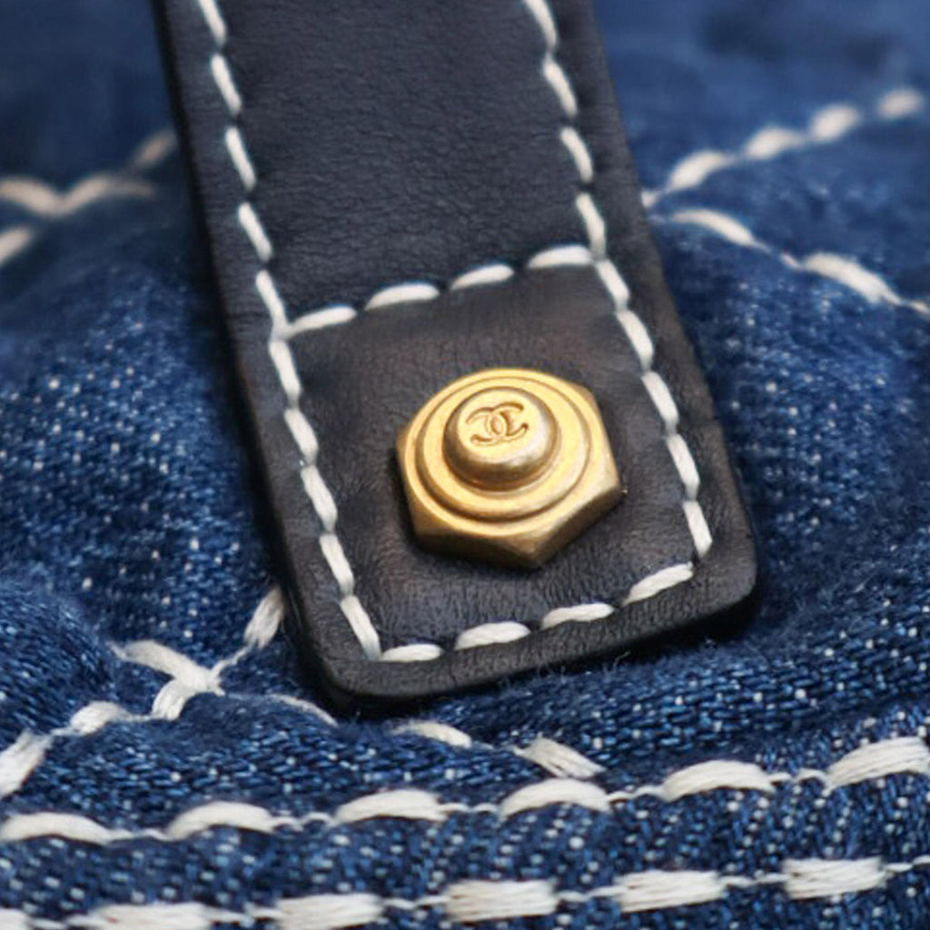 Chanel CC Denim Vanity Bag (SHG-xkxUbI)
