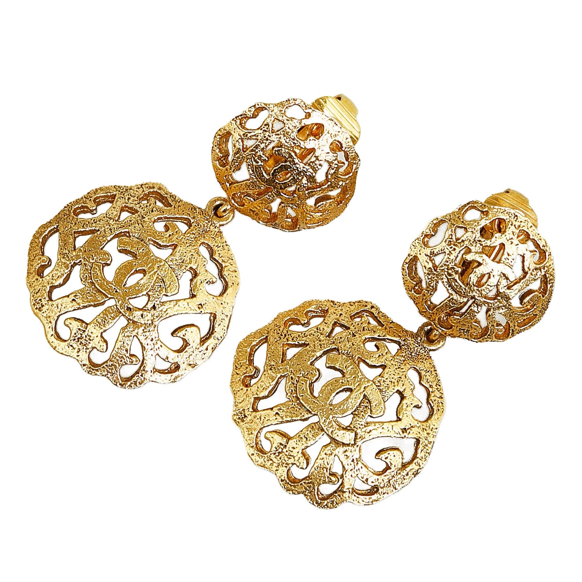 Chanel CC Drop Earrings (SHG-BgQ5xG)