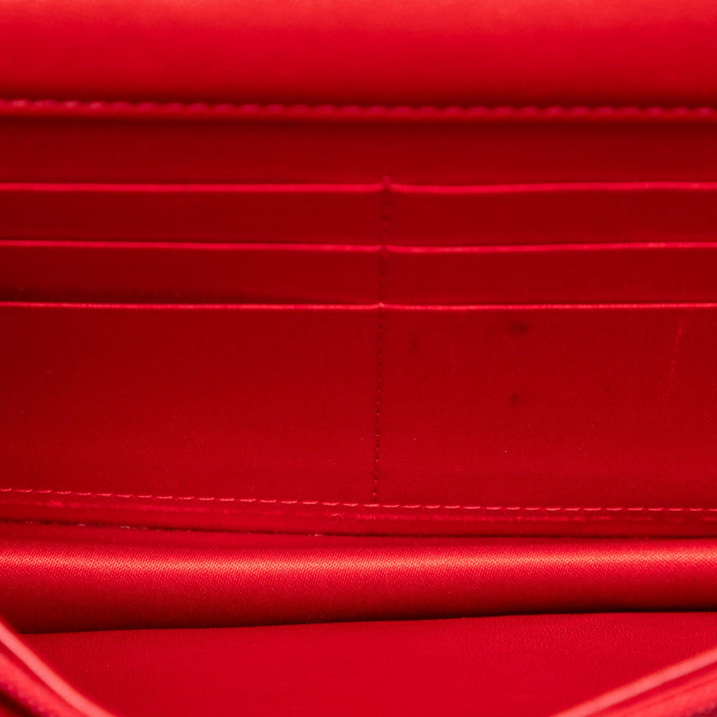 Chanel CC Embossed Patent Camellia Wallet On Chain
