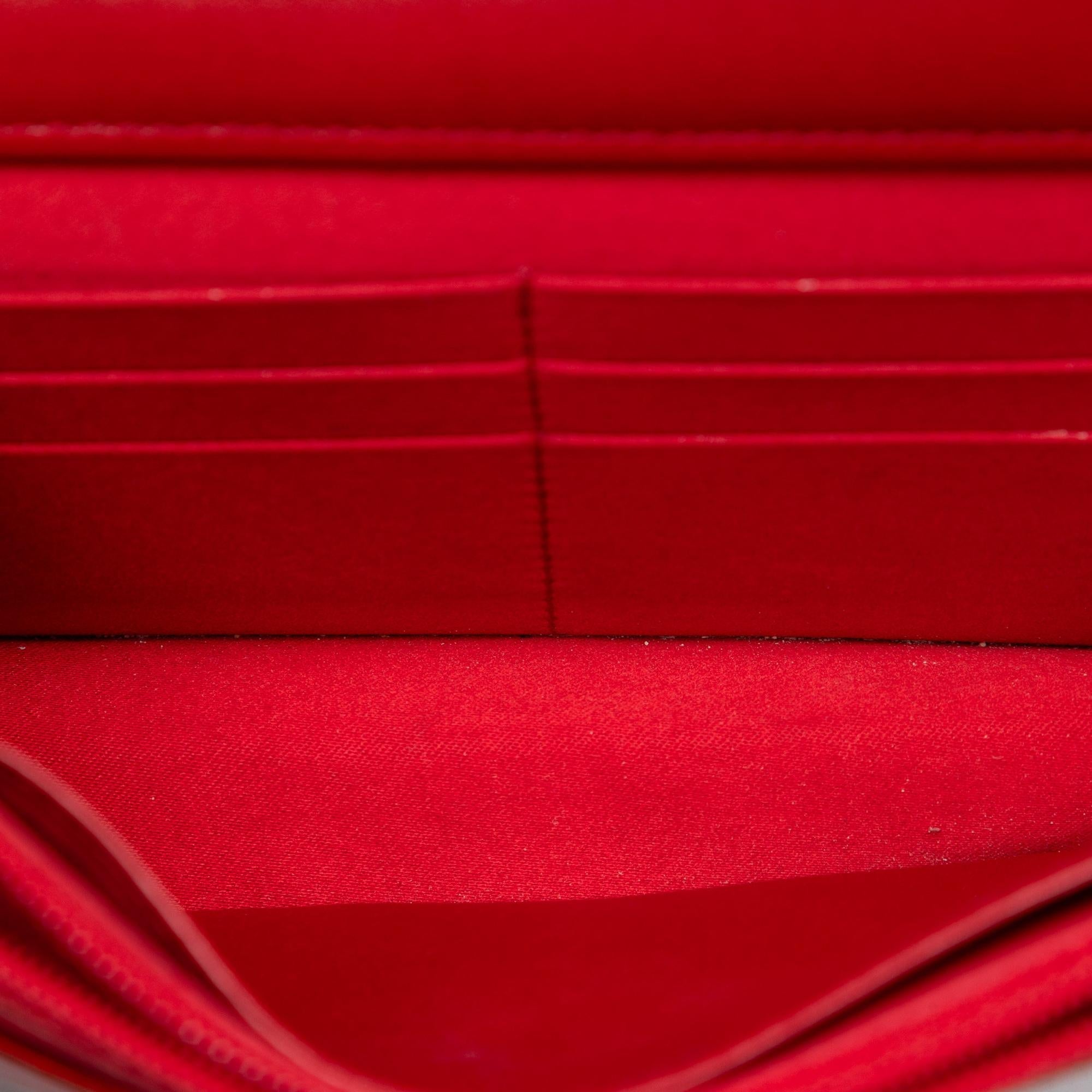 Chanel CC Embossed Patent Camellia Wallet On Chain
