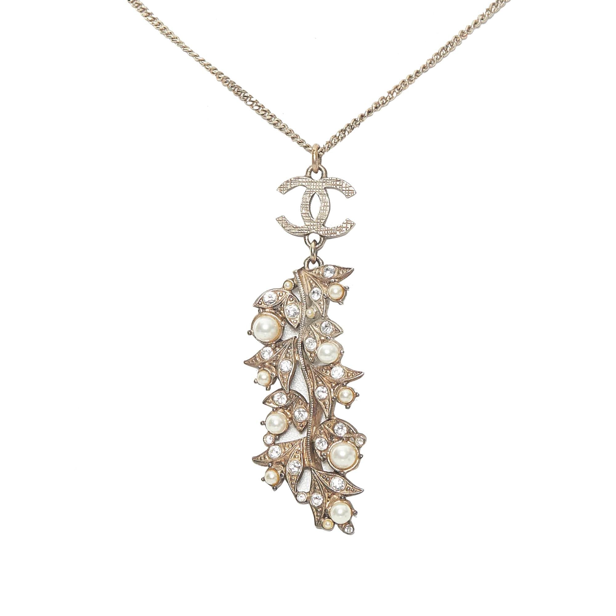 Chanel CC Faux Pearl Pendant Necklace (SHG-30618)