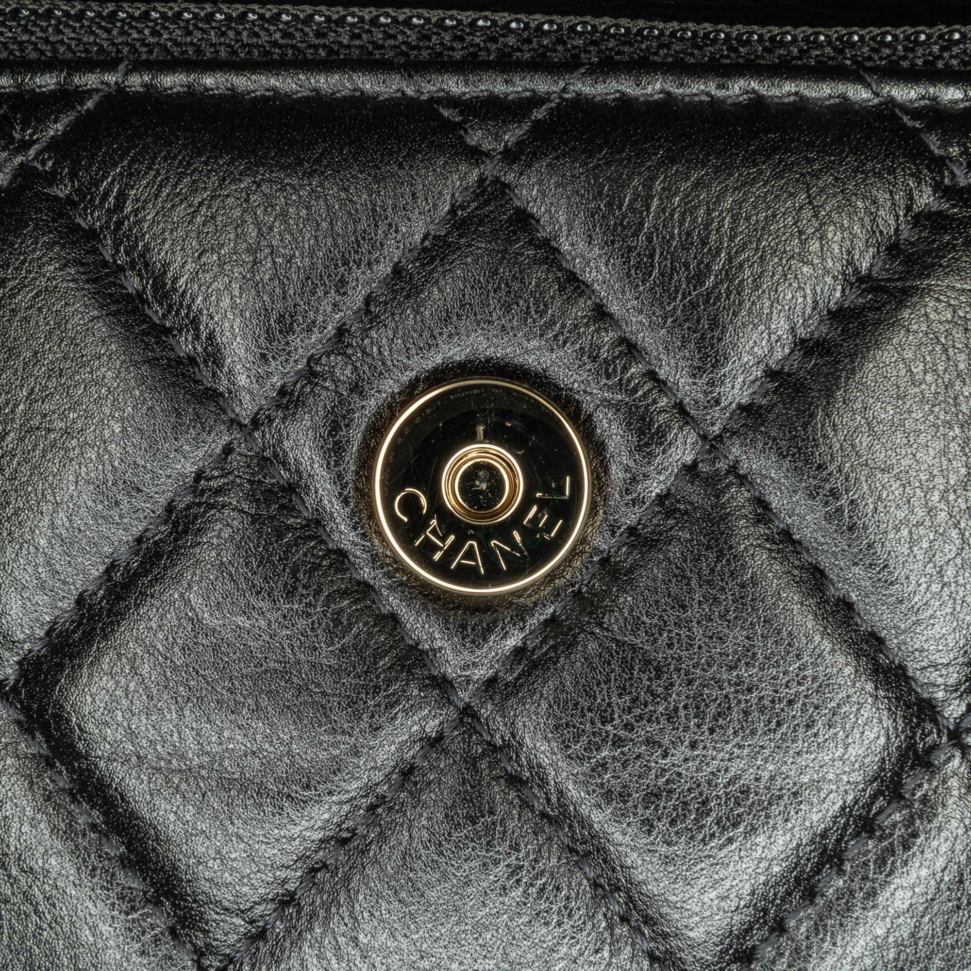 Chanel CC Lambskin About Pearls Card Holder On Chain (SHG-XiJKT4)