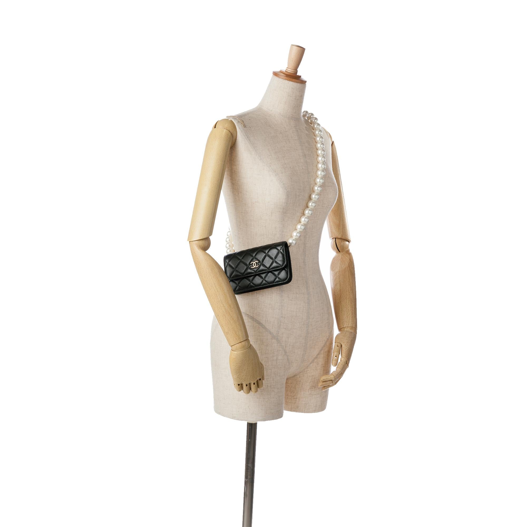 Chanel CC Lambskin About Pearls Card Holder On Chain (SHG-XiJKT4)