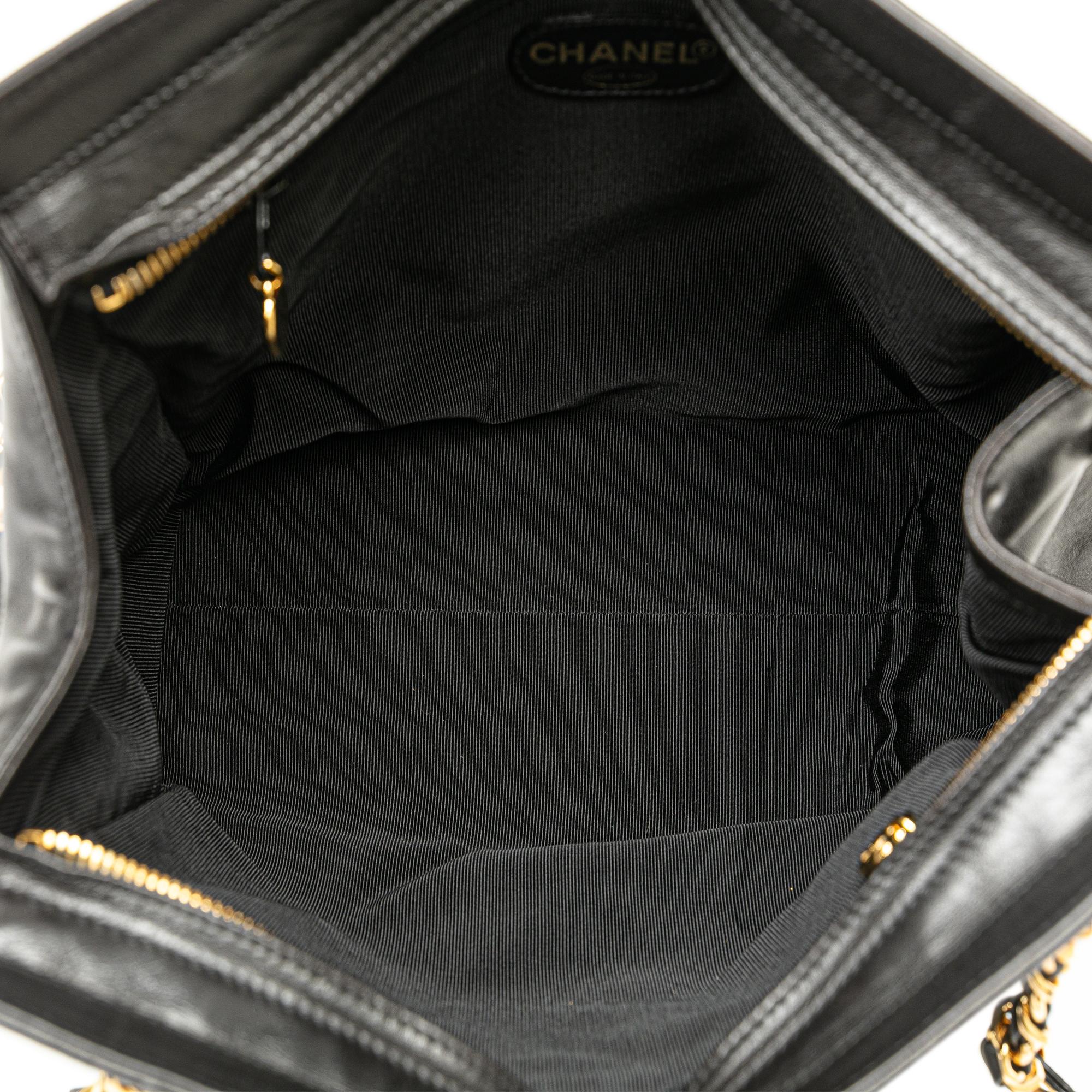 Chanel CC Lambskin Chain Tote (SHG-2ypd77)