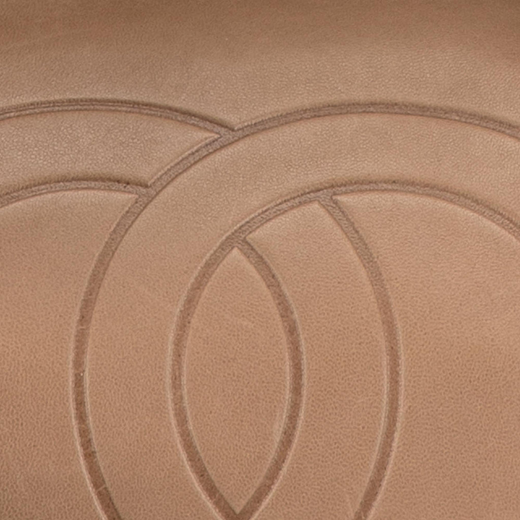 Chanel CC Lambskin Kisslock Frame Shoulder Bag (SHG-Yw4UL7)