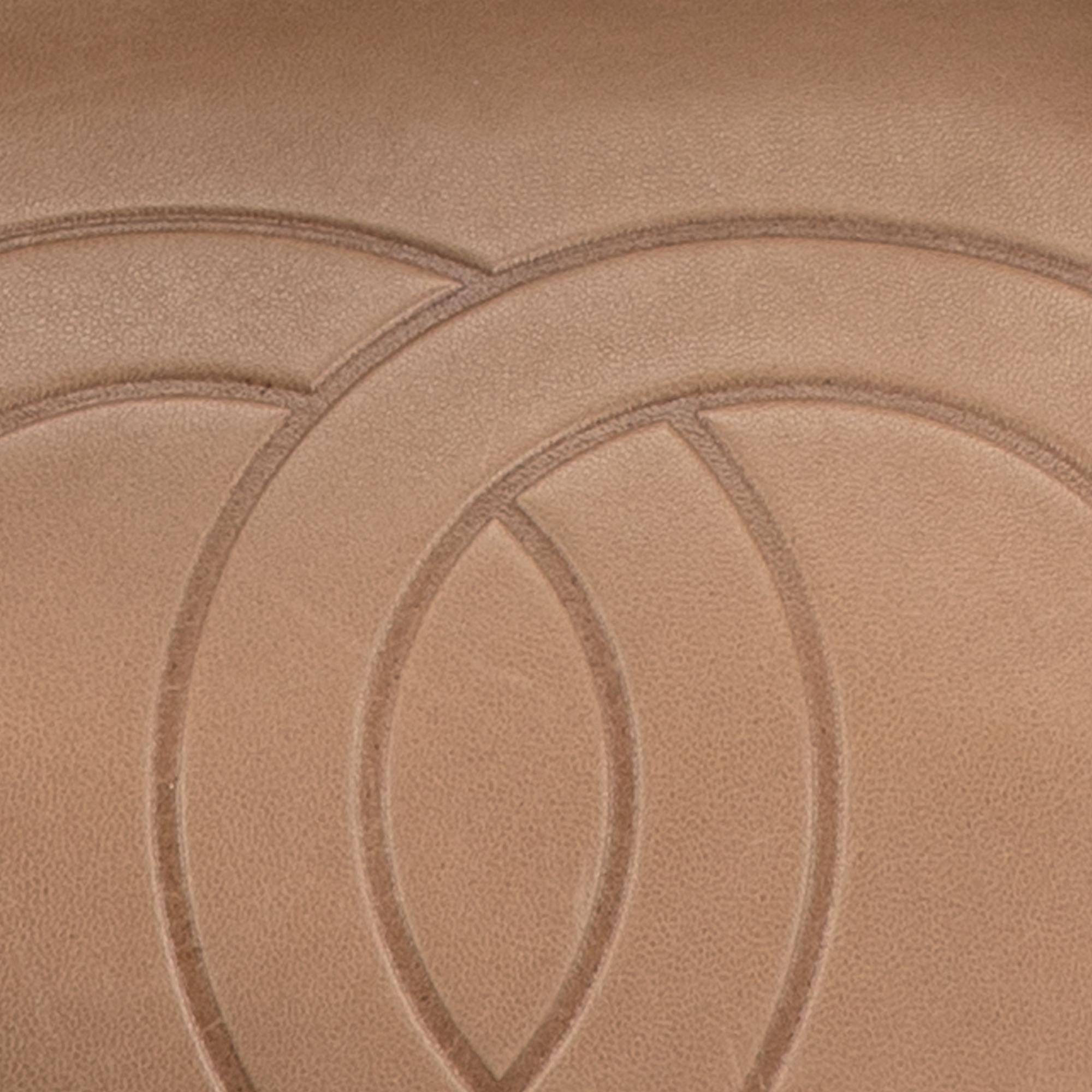 Chanel CC Lambskin Kisslock Frame Shoulder Bag (SHG-Yw4UL7)