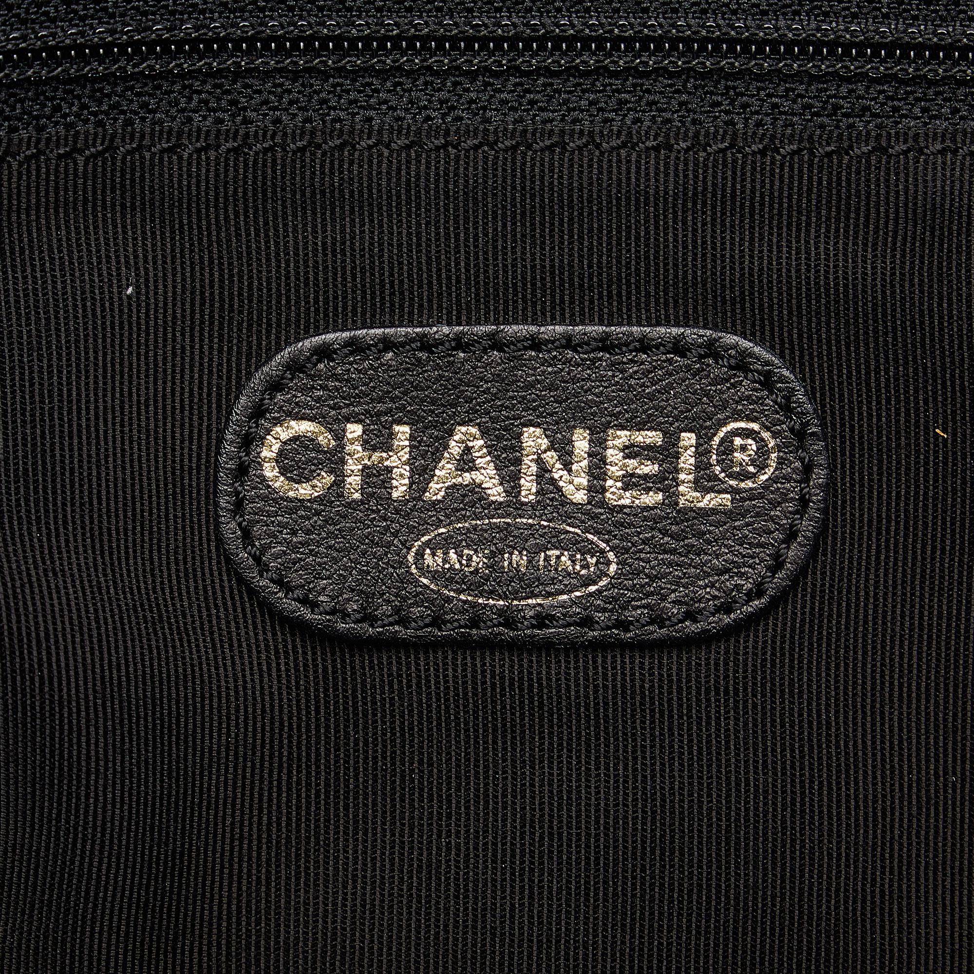 Chanel CC Lambskin Leather Tote (SHG-XkJzTx)