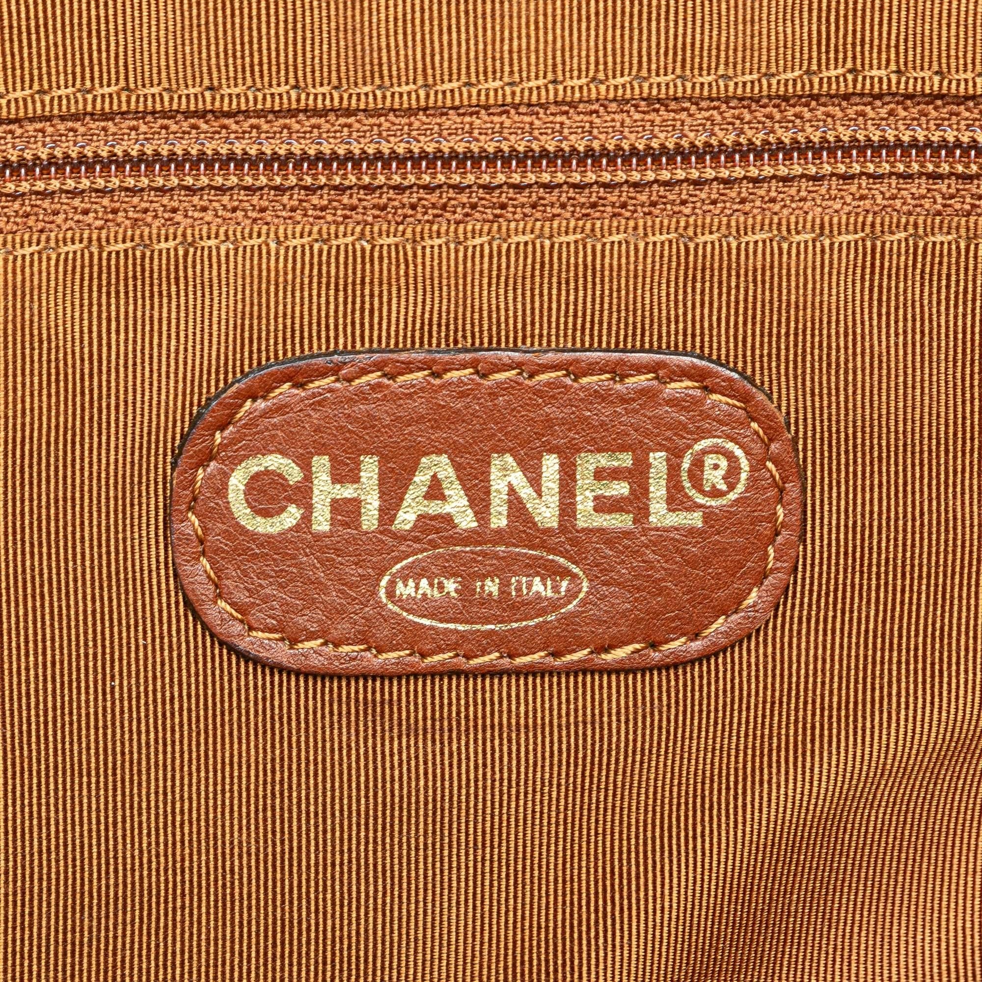 Chanel CC Lambskin Tortoise Handle Tote (SHG-lVGu6s)