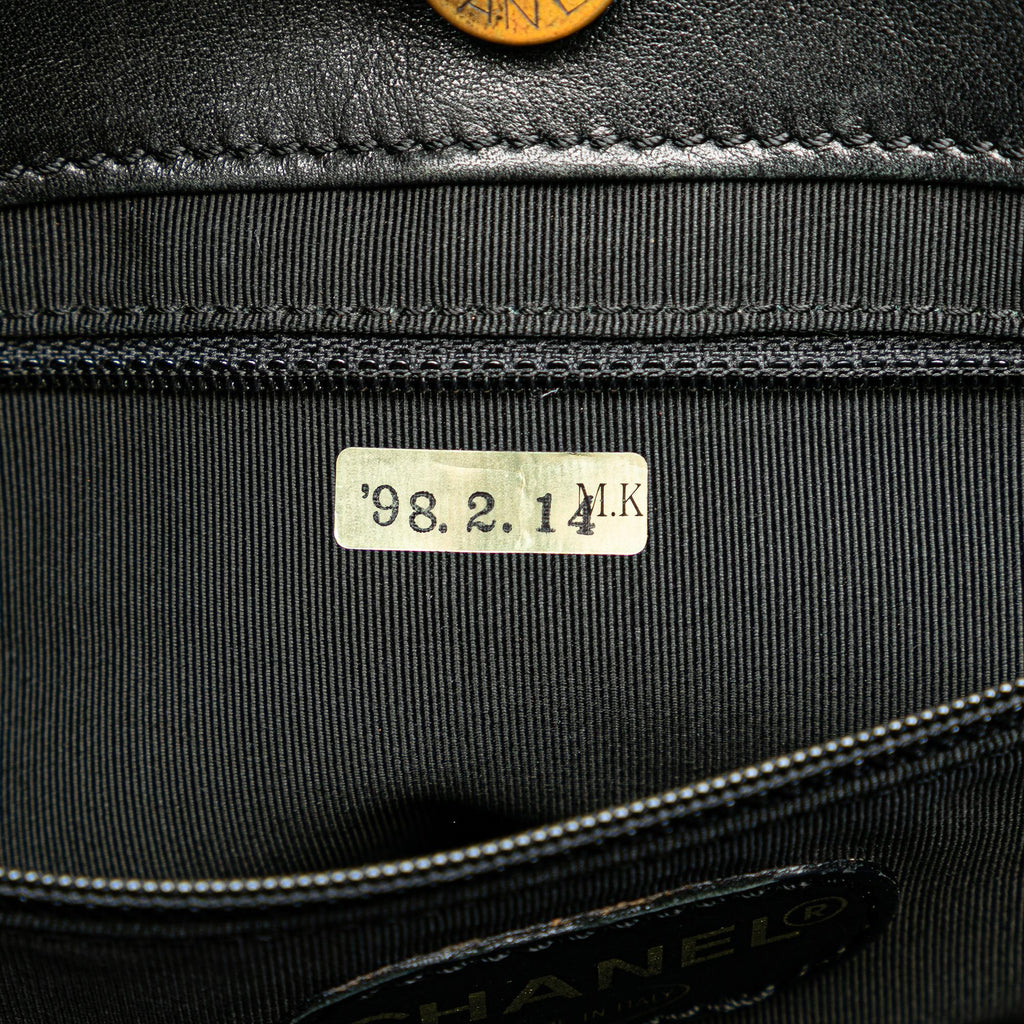Chanel CC Lambskin Tote Bag (SHG-R6lAw8)