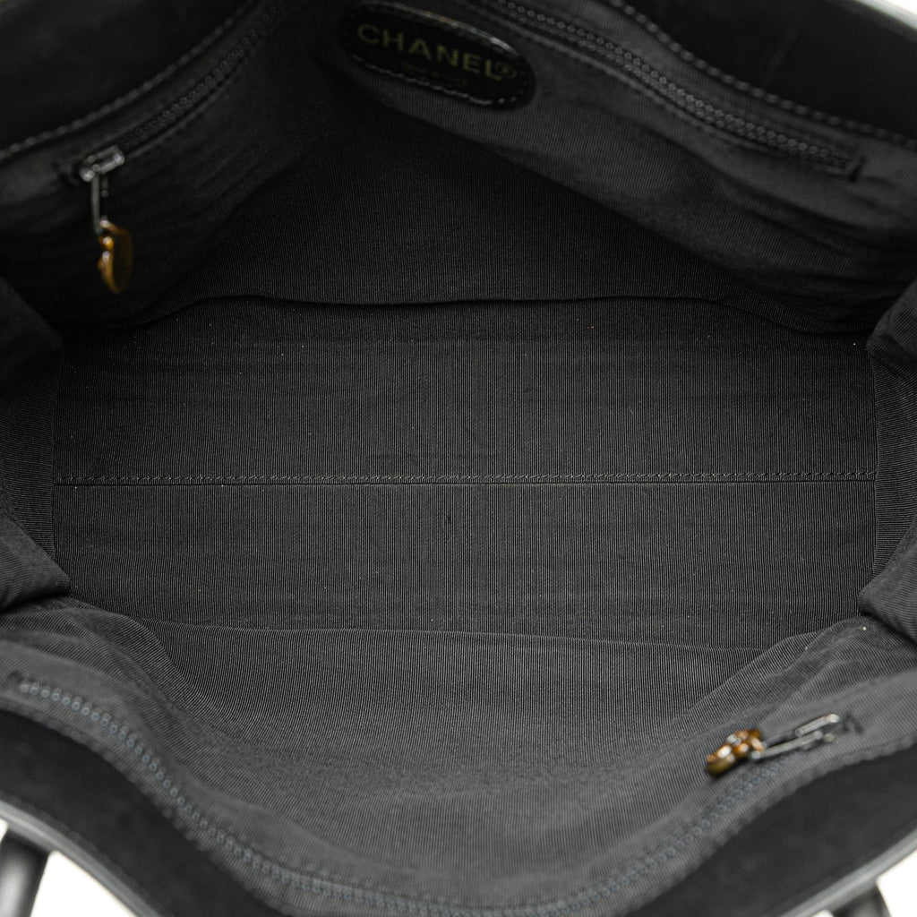 Chanel CC Lambskin Tote Bag (SHG-R6lAw8)