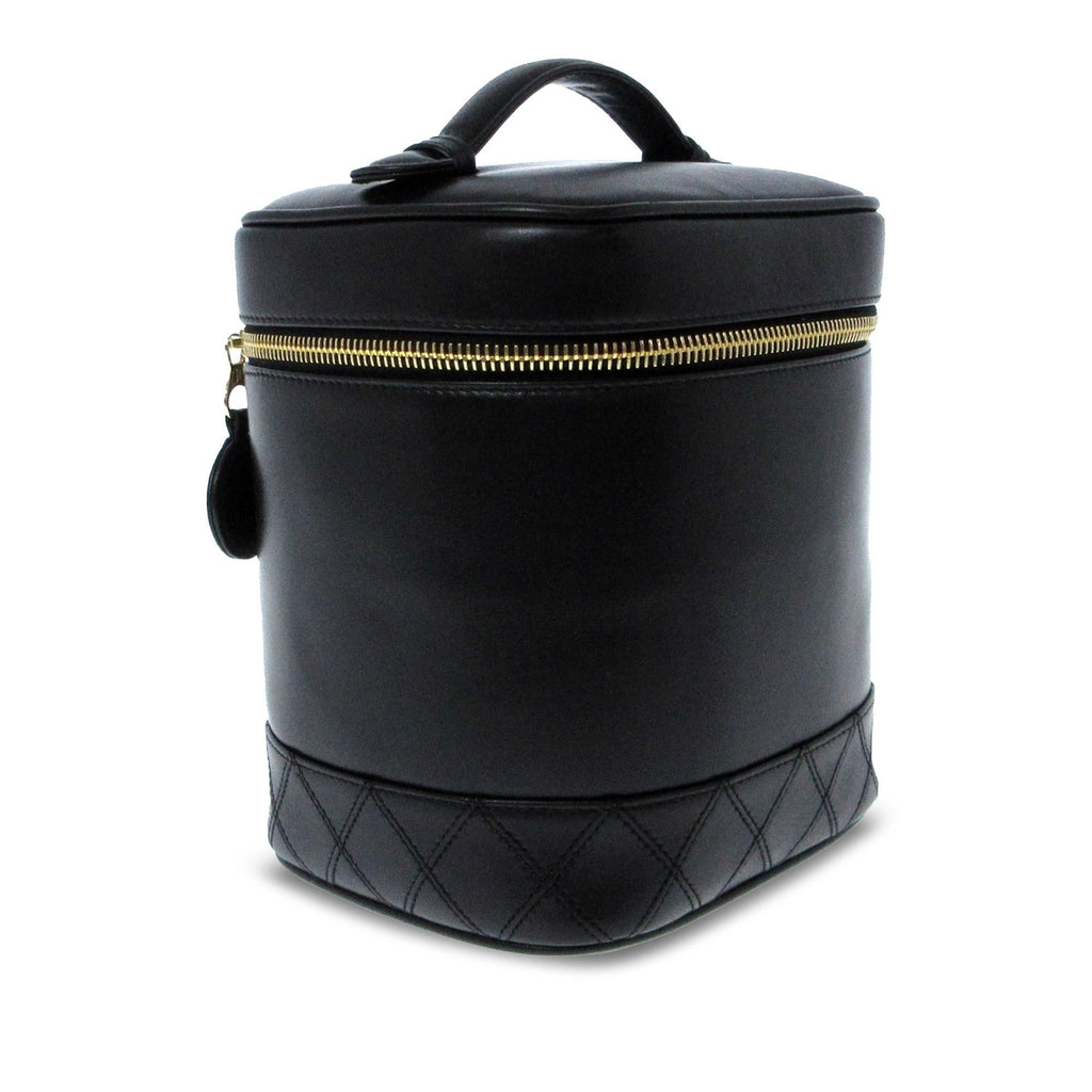 Chanel CC Lambskin Vanity Case (SHG-3epDqc)