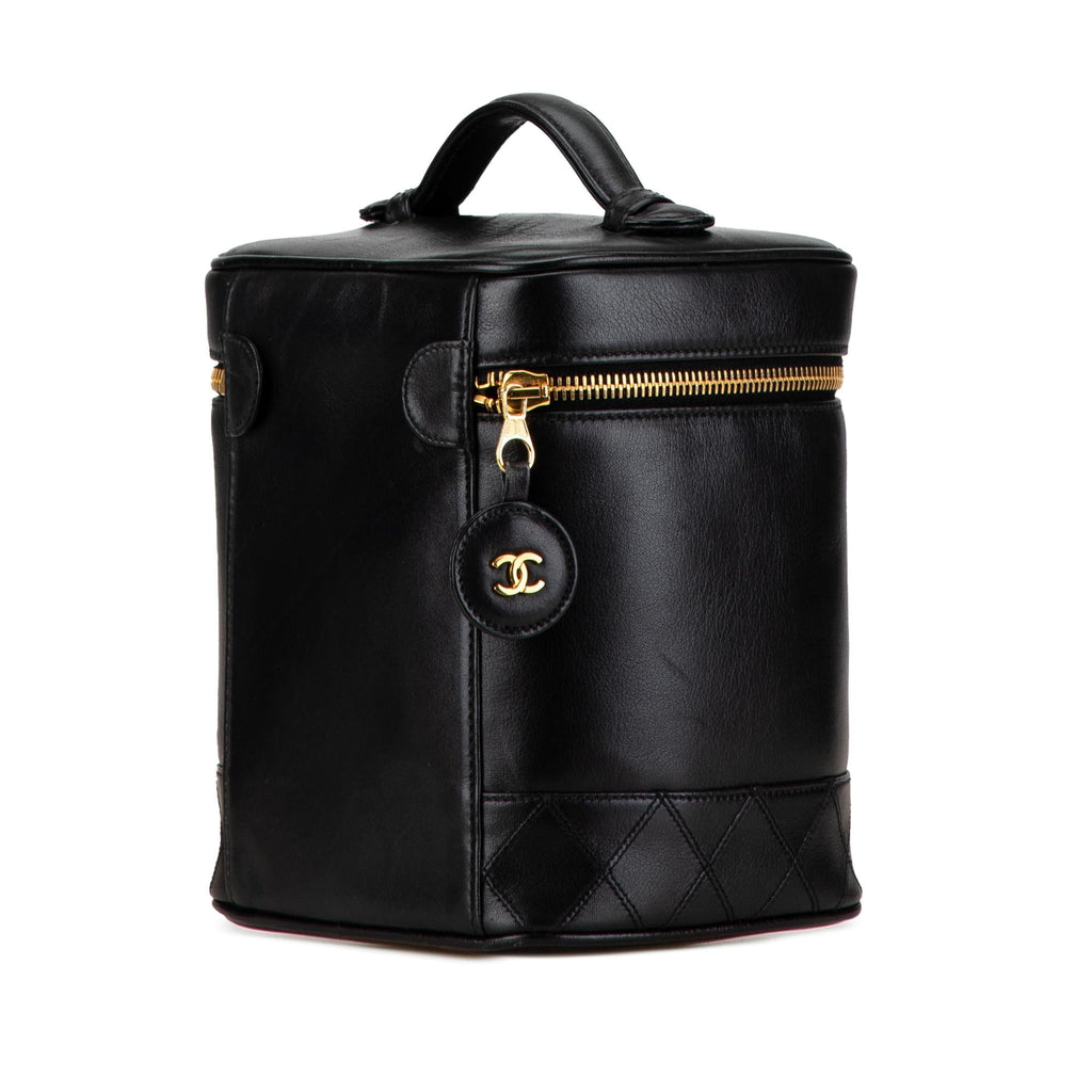 Chanel CC Lambskin Vanity Case (SHG-uFumoN)
