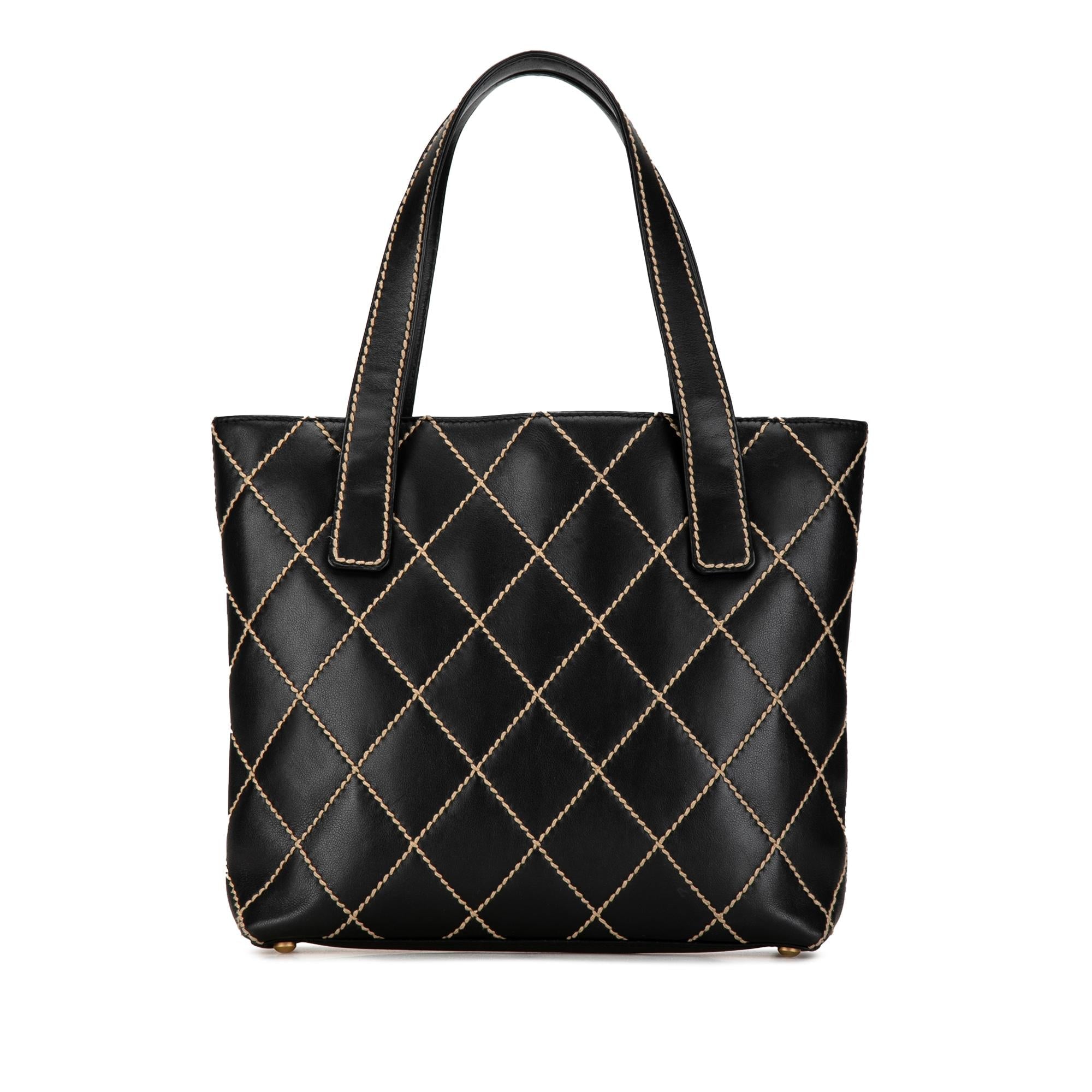 Chanel CC Lambskin Wild Stitch Handbag (SHG-aqtoNm)