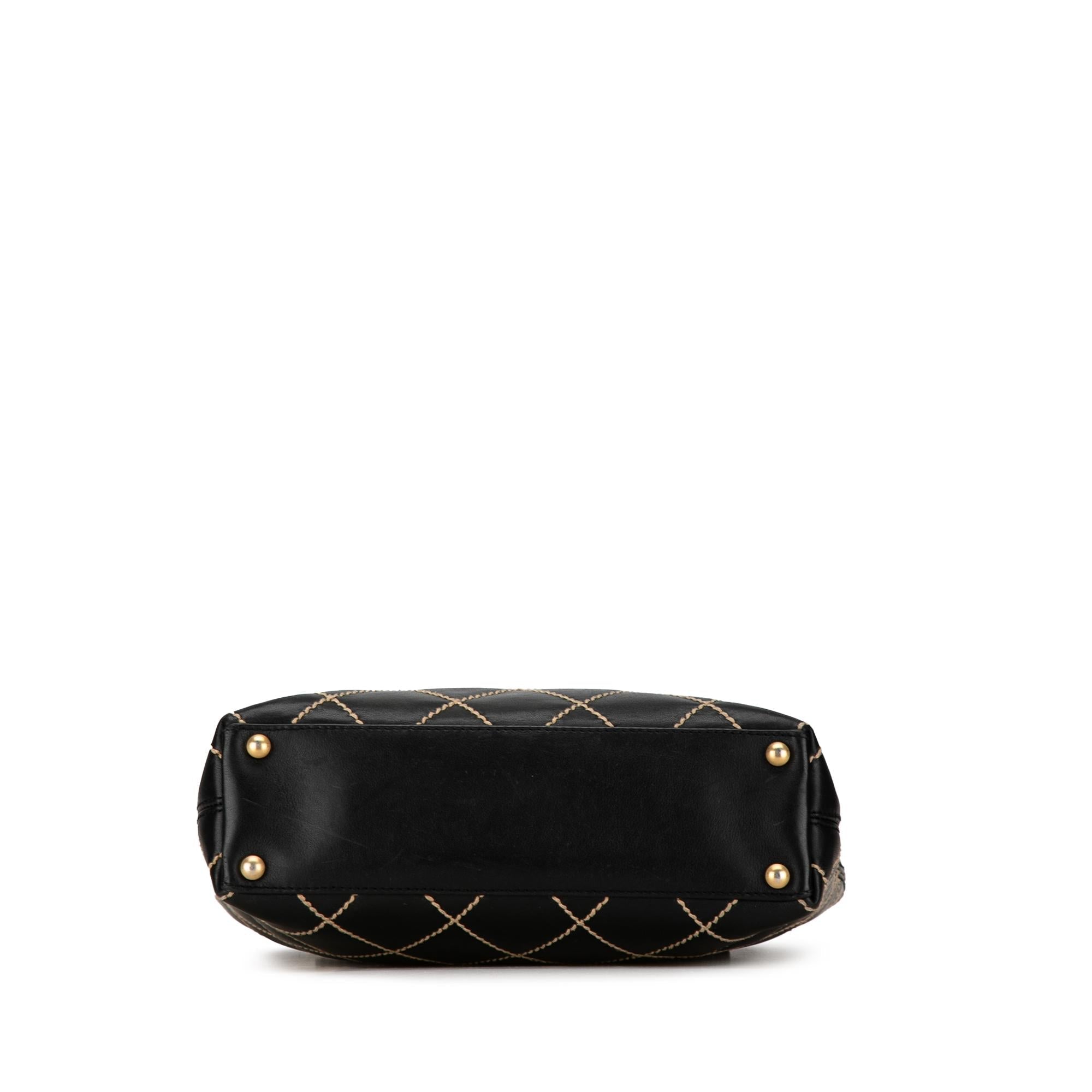Chanel CC Lambskin Wild Stitch Handbag (SHG-aqtoNm)