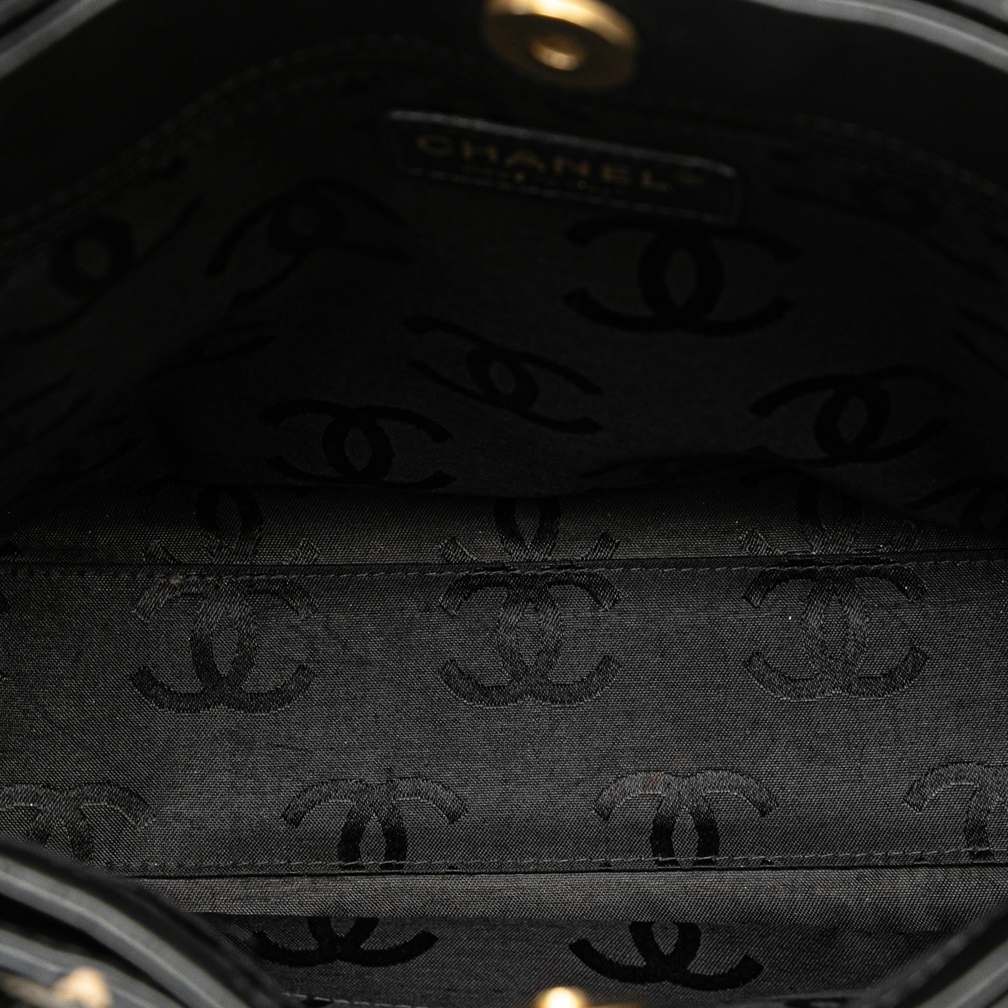 Chanel CC Lambskin Wild Stitch Handbag (SHG-aqtoNm)