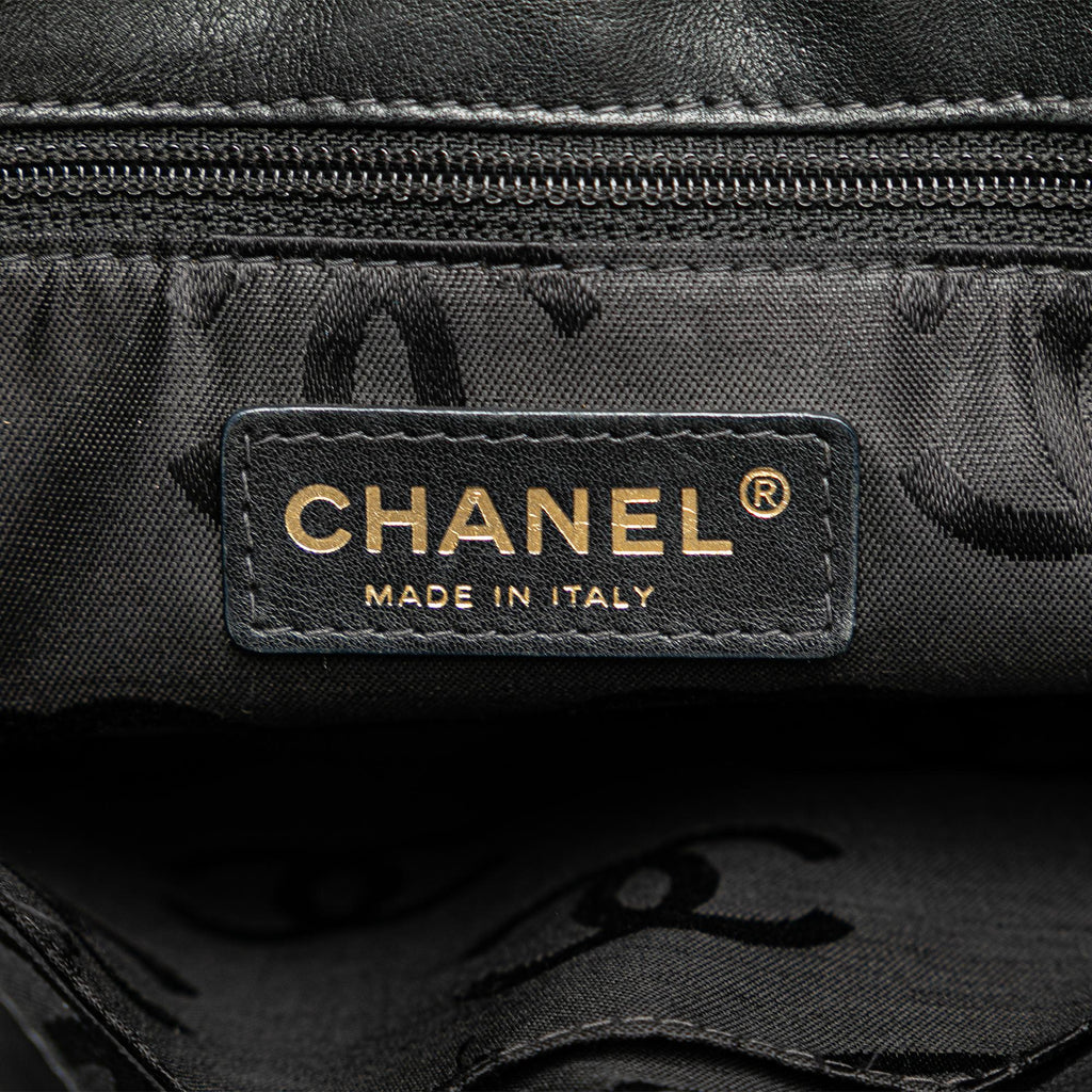 Chanel CC Lambskin Wild Stitch Handbag (SHG-aqtoNm)