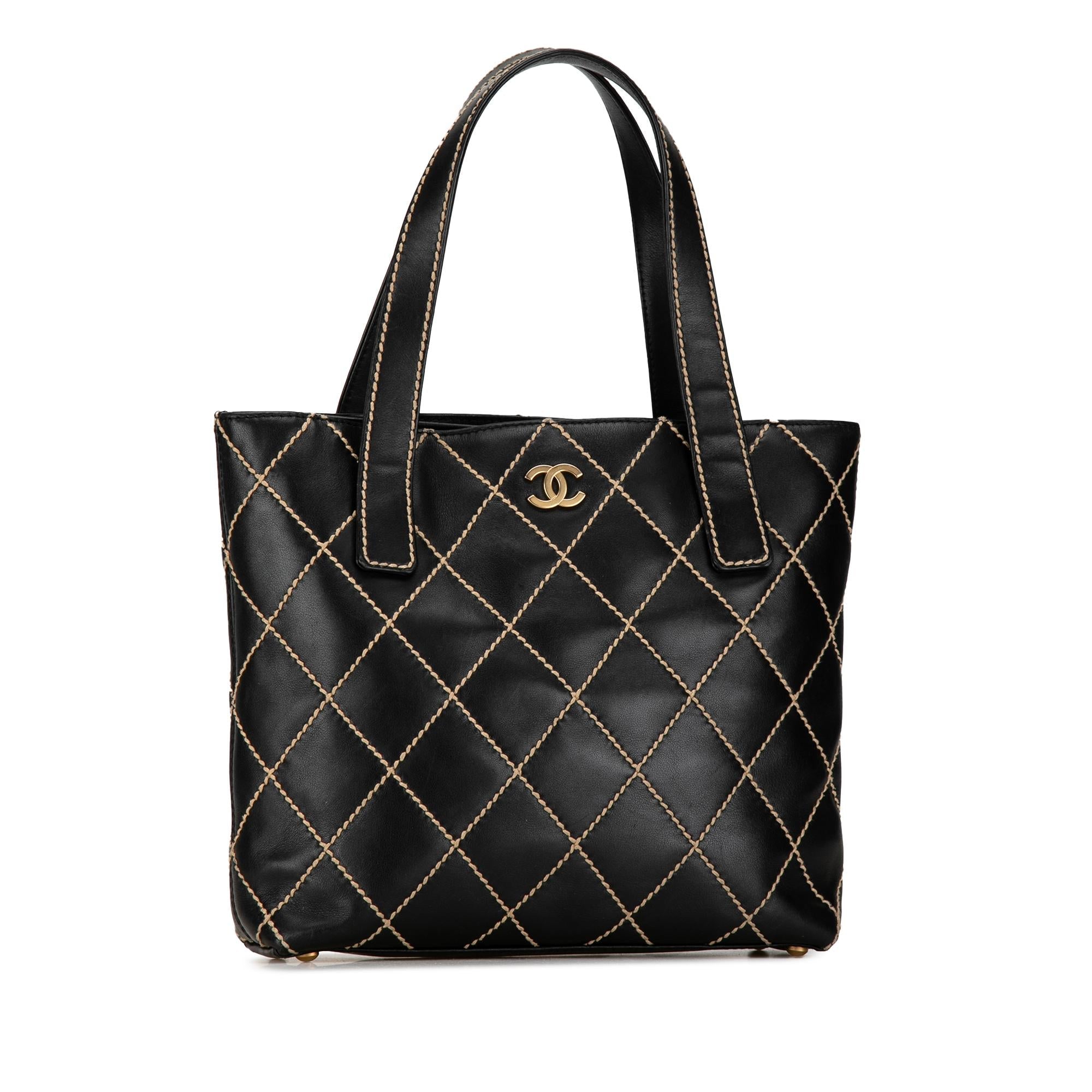 Chanel CC Lambskin Wild Stitch Handbag (SHG-aqtoNm)