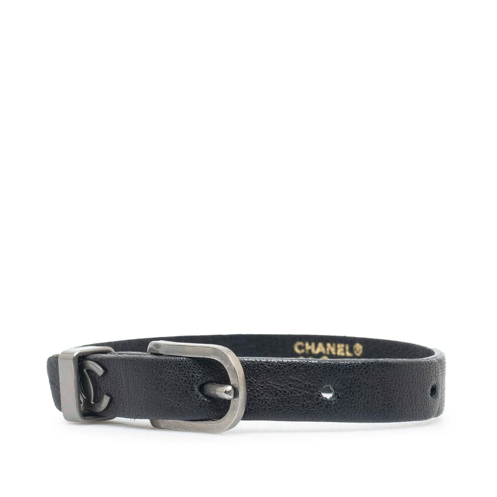 Chanel CC Leather Bracelet (SHG-PtZcIU)