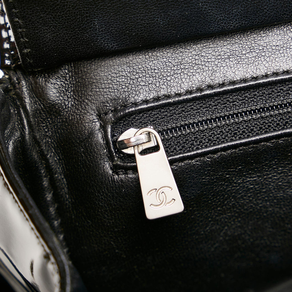 Chanel CC Matelasse Patent Leather Handbag (SHG-31017)